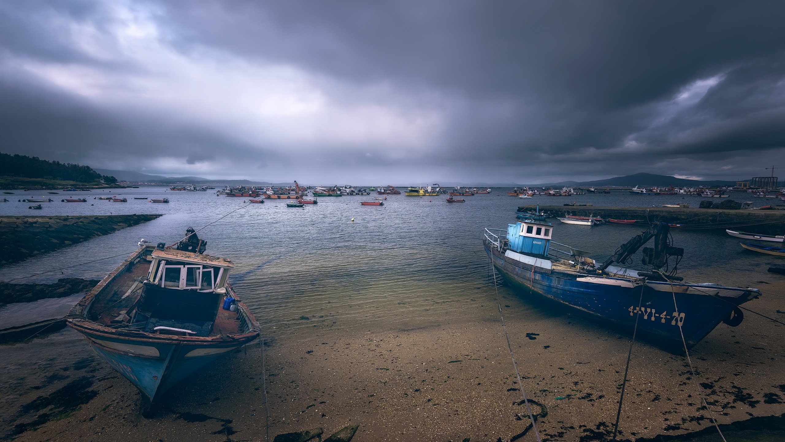 海洋天堂 乌云 船 海滩