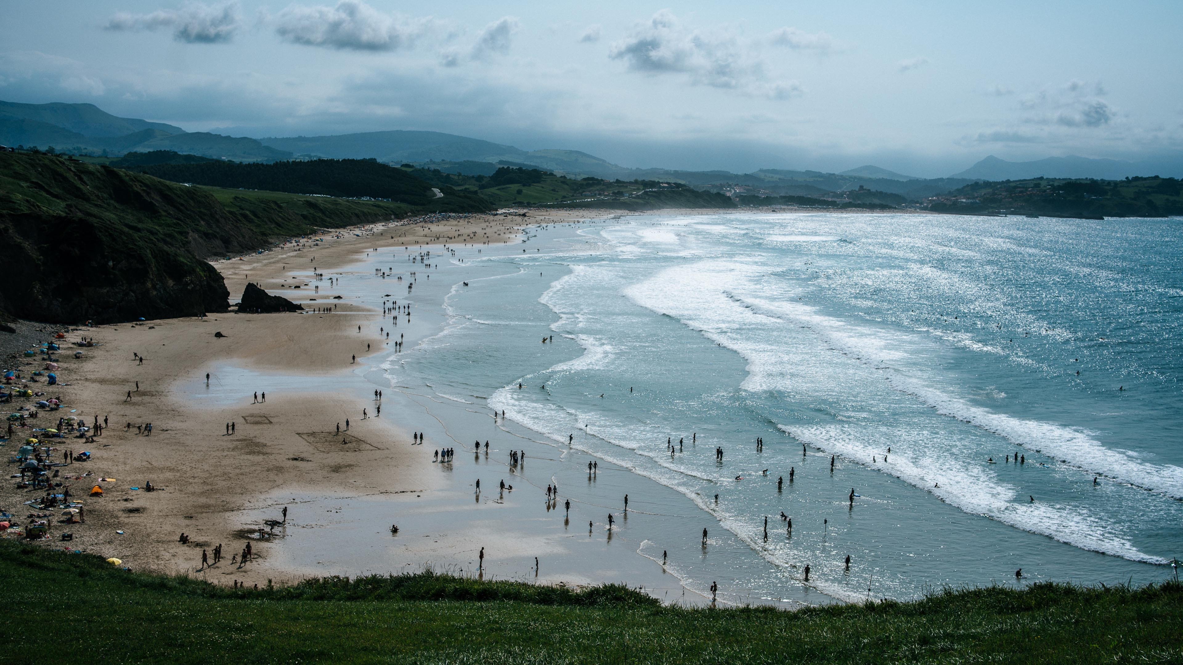 海洋天堂 沙滩 海湾 海浪 层层 游泳