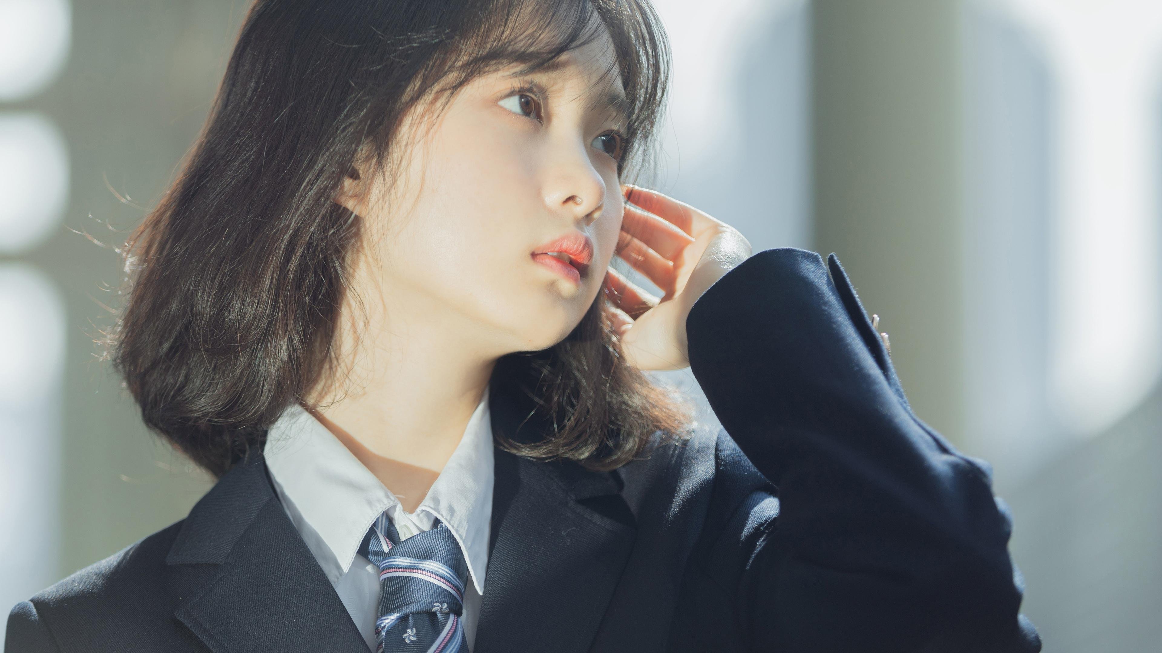 清纯   秀外慧中  短发  美女  校服