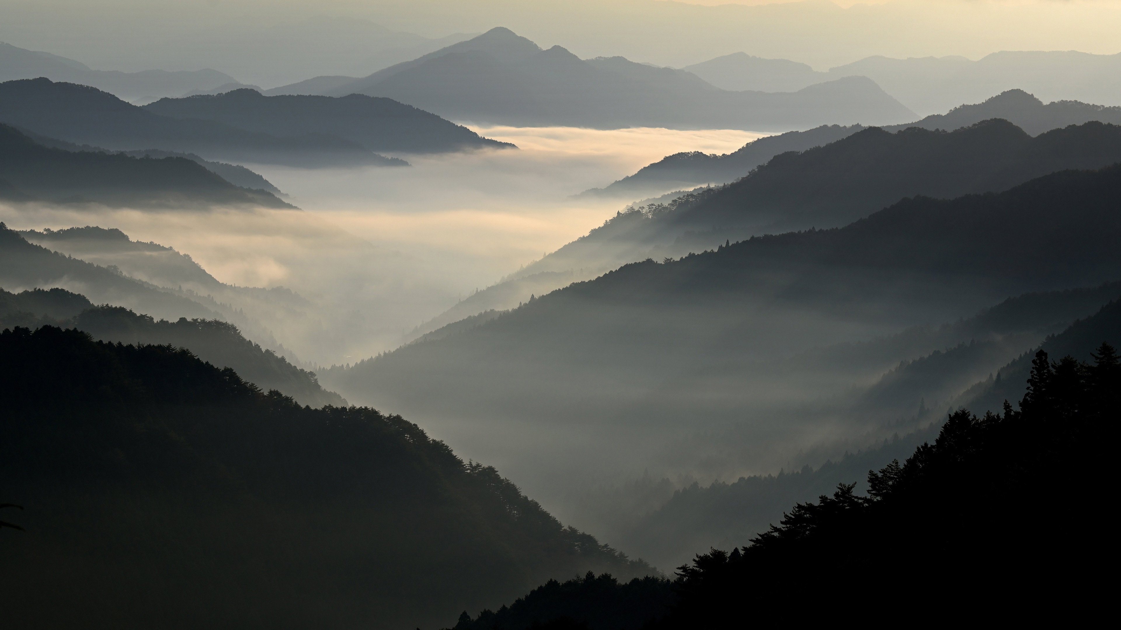 云雾 山脉 崇山峻岭