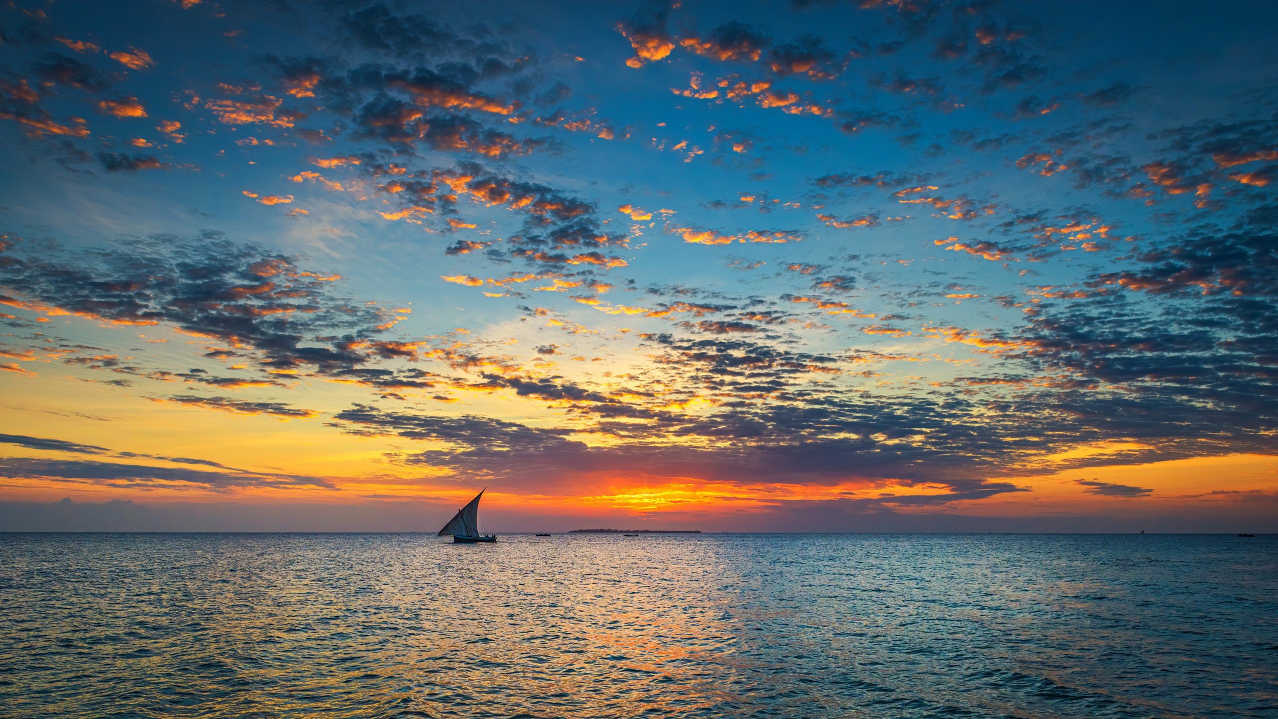 海洋天堂 晚霞 帆船 蓝天