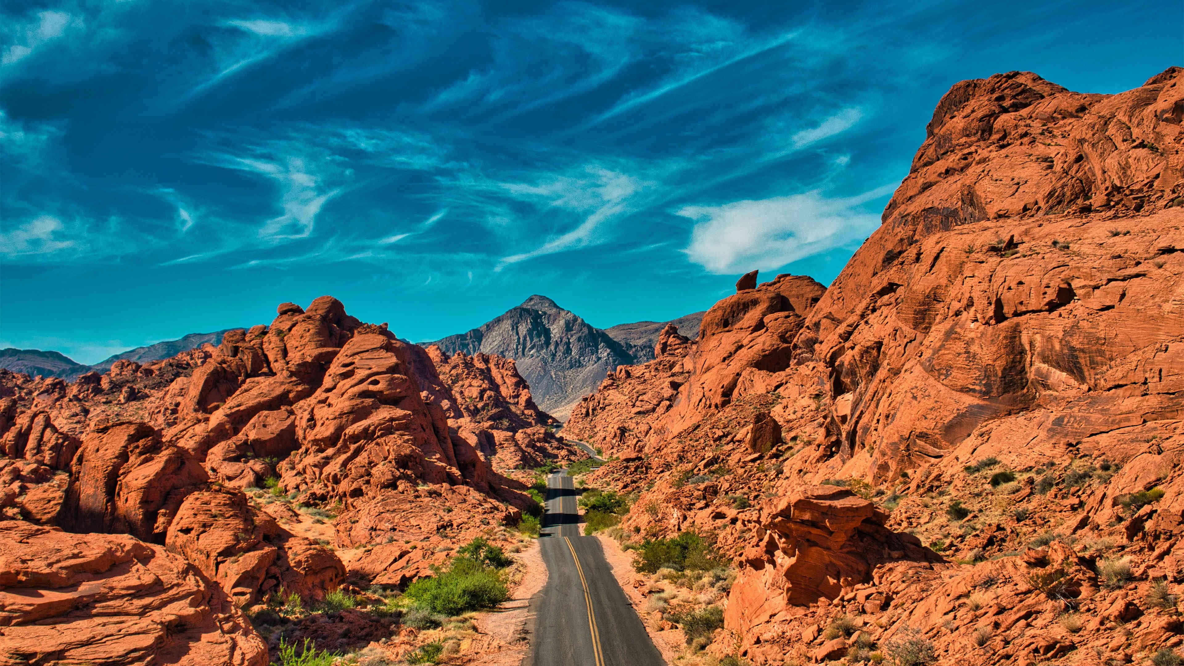 自然风光 公路 蓝天 山丘