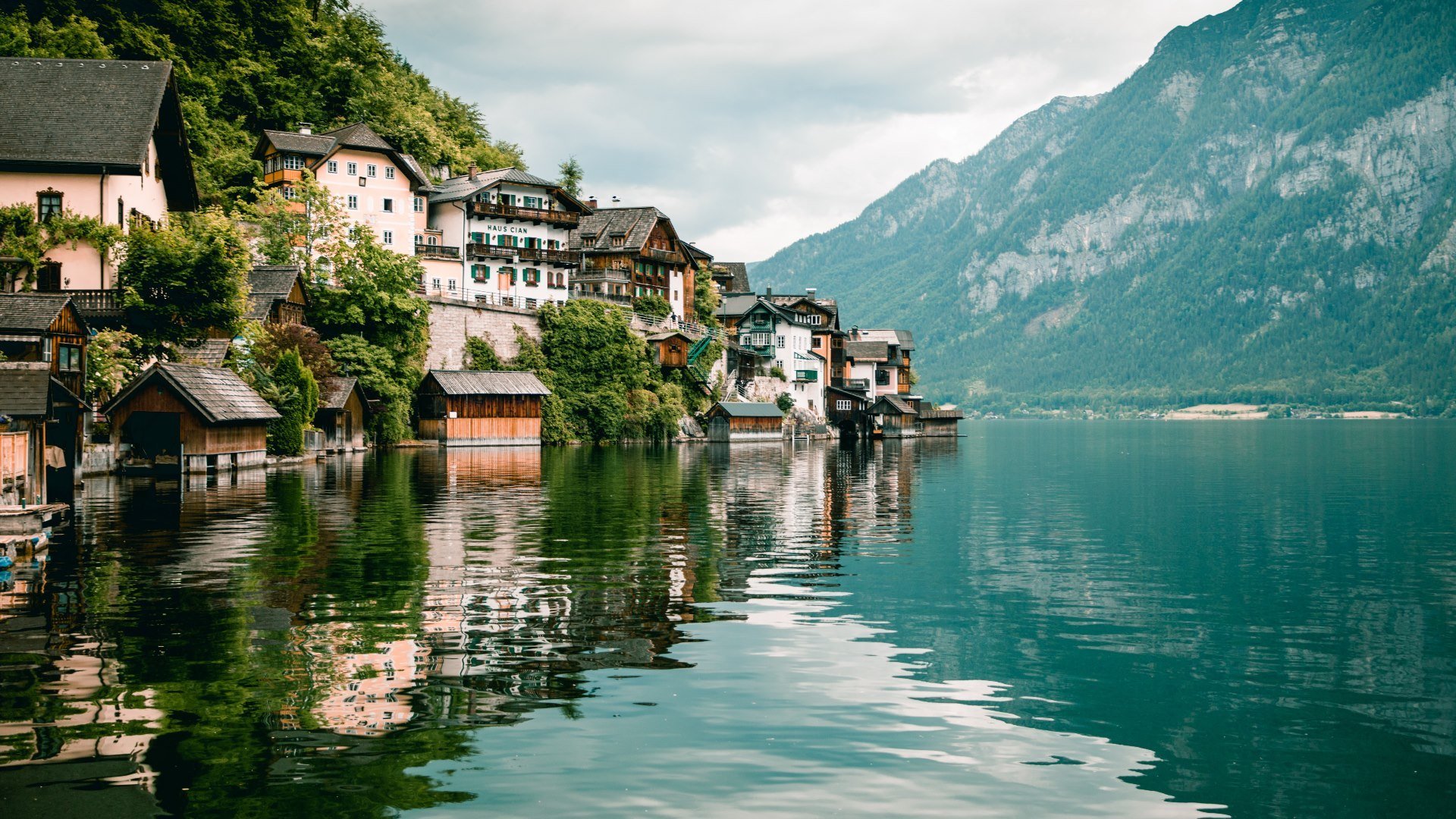 自然风光 小镇 山谷 倒影 湖