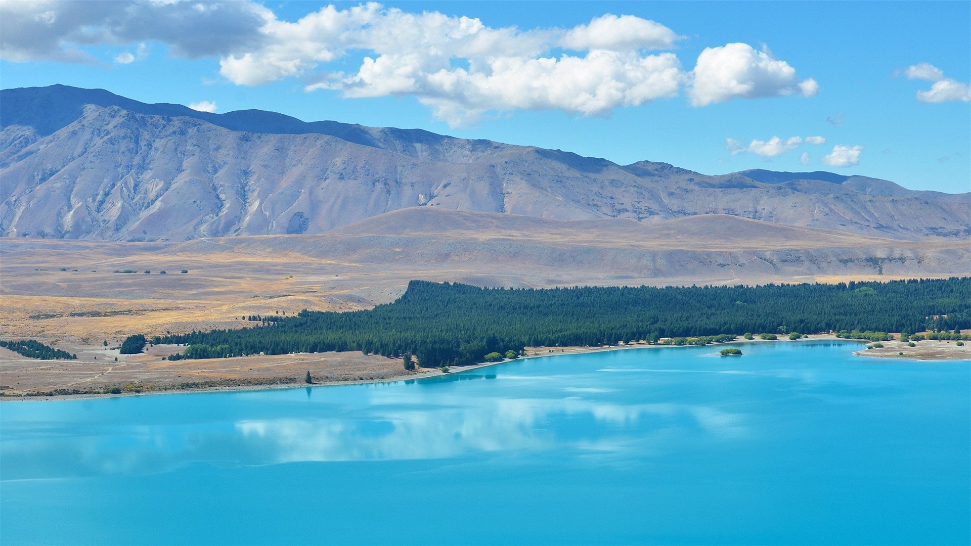 蓝天白云  特卡波湖  迷人风景