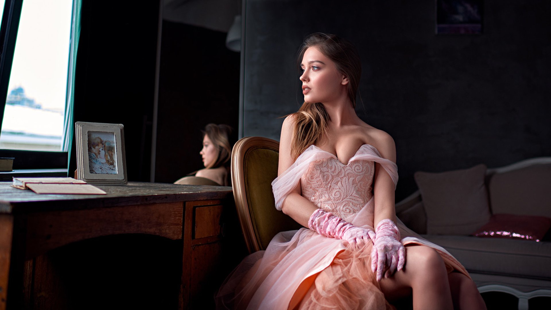 欧美女神 礼服 等待