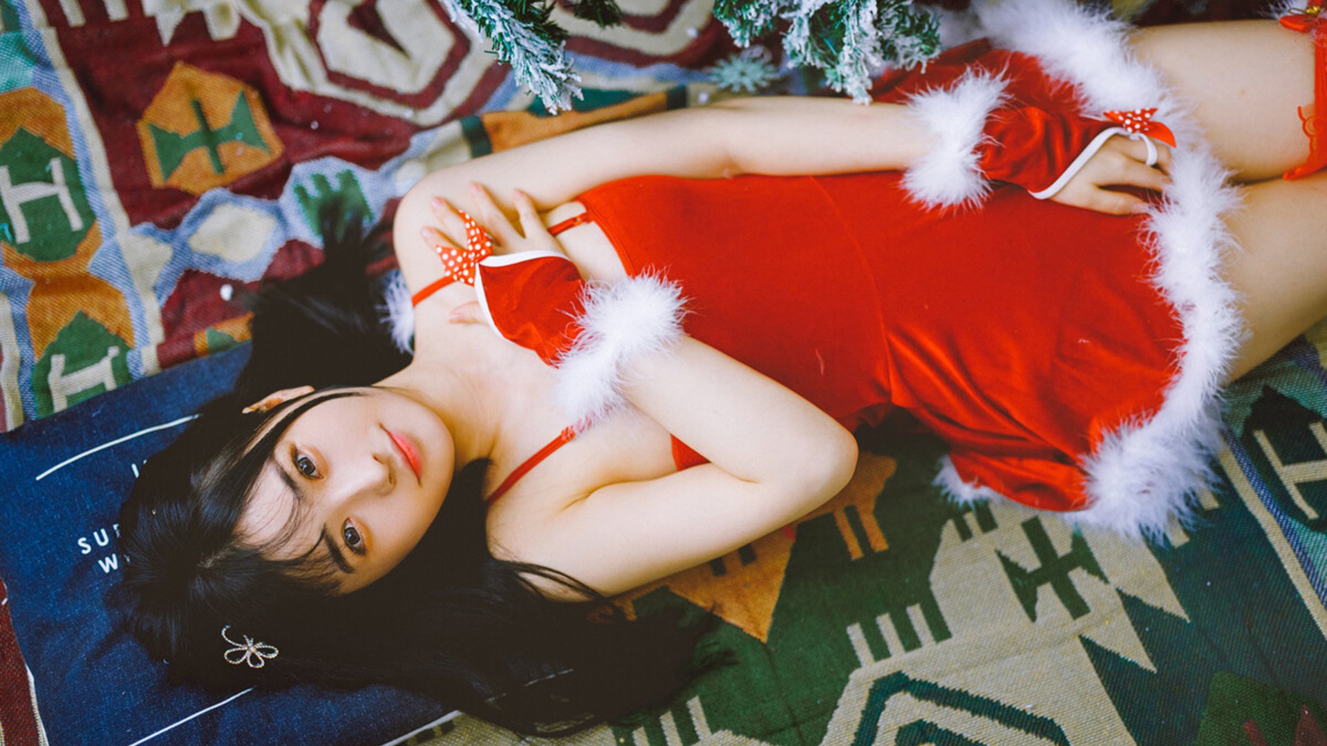 清纯 圣诞节 圣诞树 长发 可爱