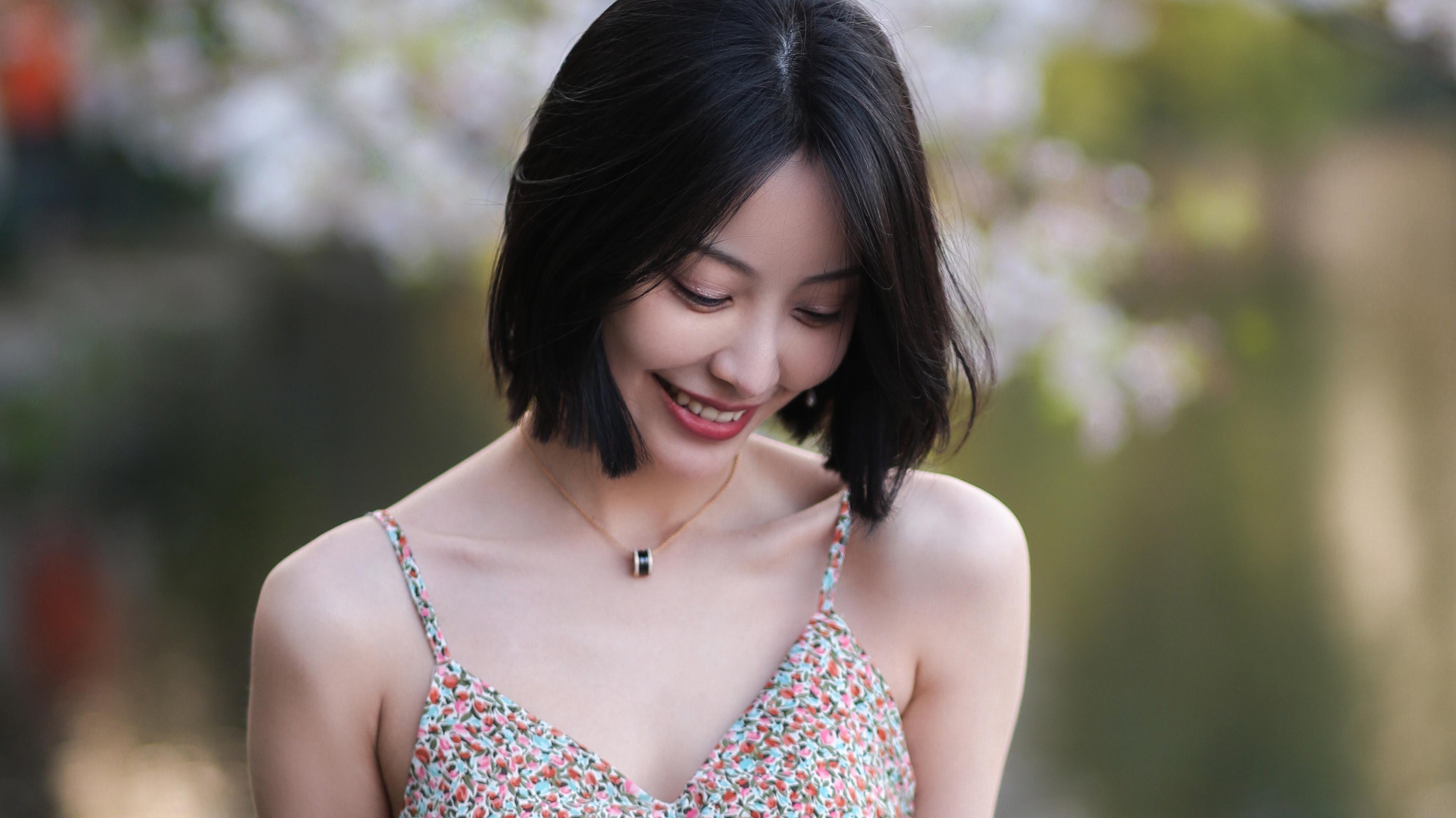 清纯 美肩 戒指项链 短发美女