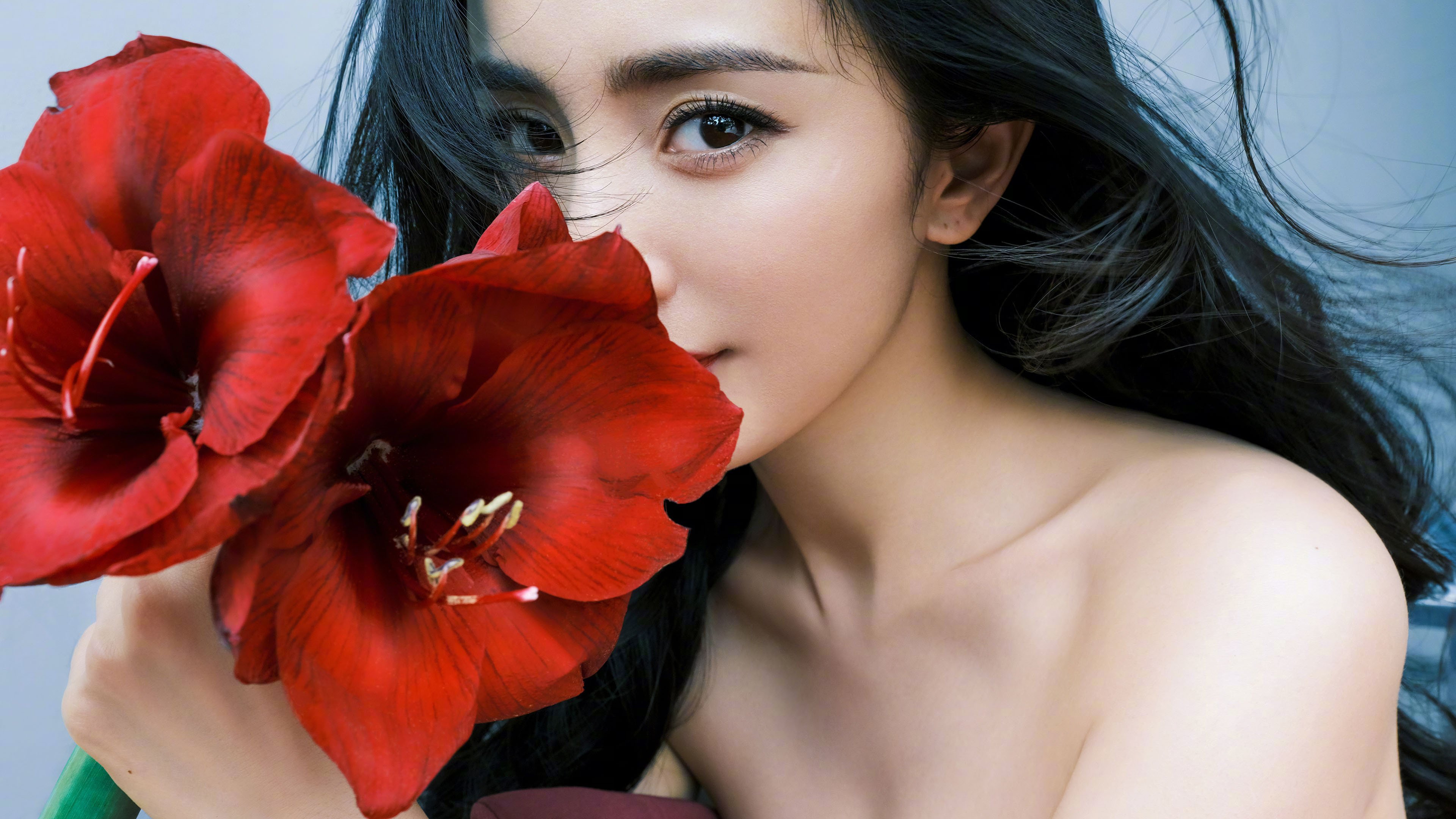 杨幂 鲜花 长发 美肩 露肩