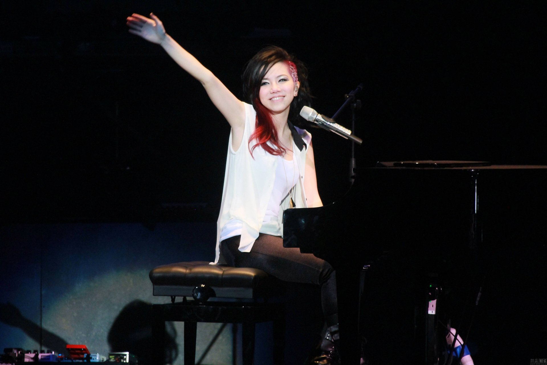 明显 美女 邓紫棋 歌手