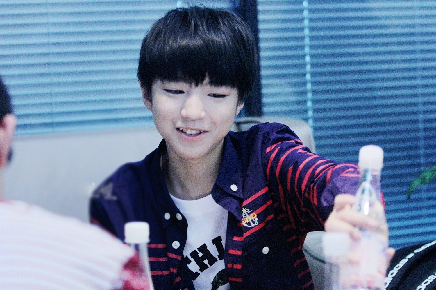 明星 组合 帅哥 TFBOYS 王俊凯