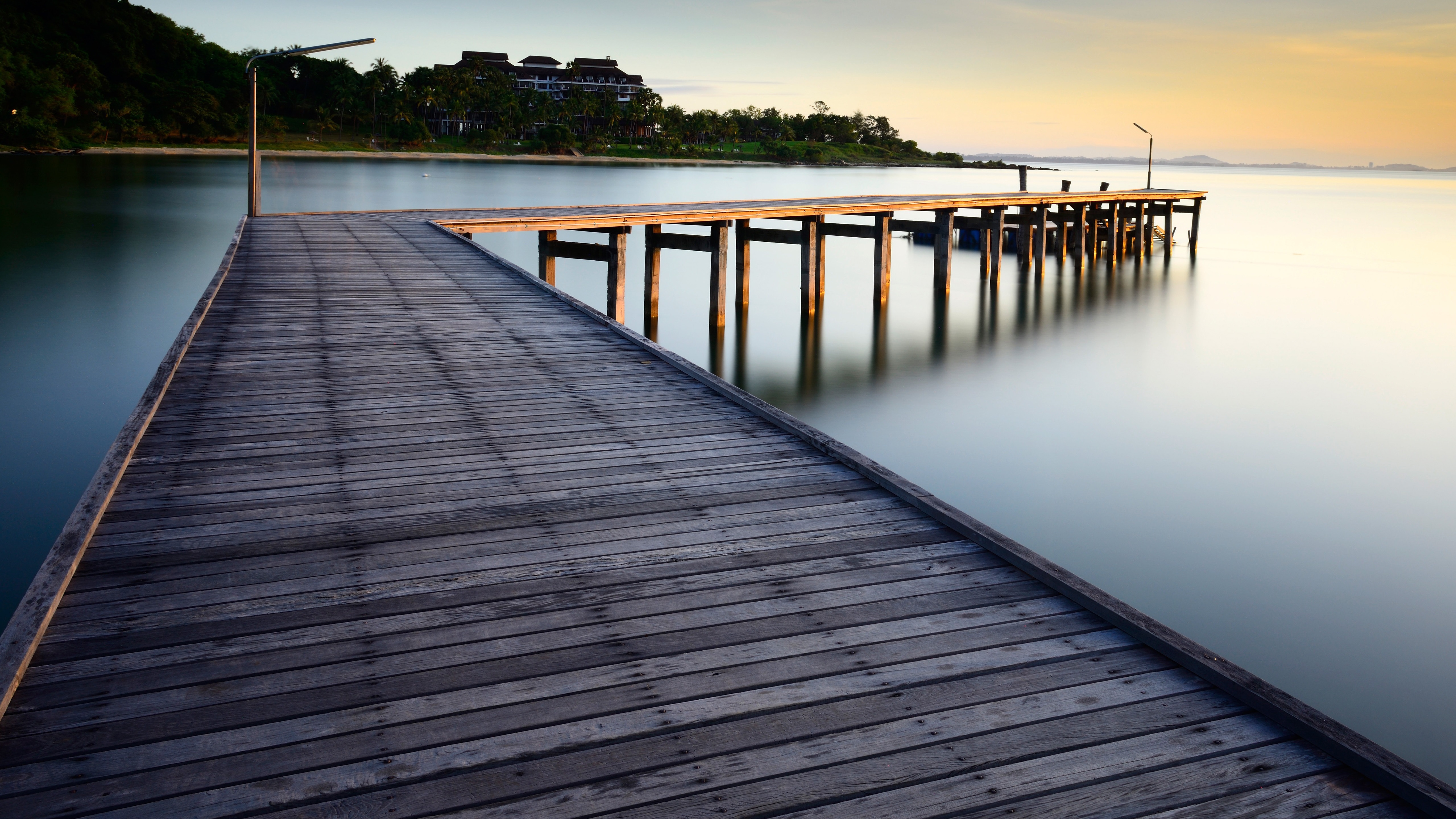 湖水 木桥 小岛 别墅 建筑