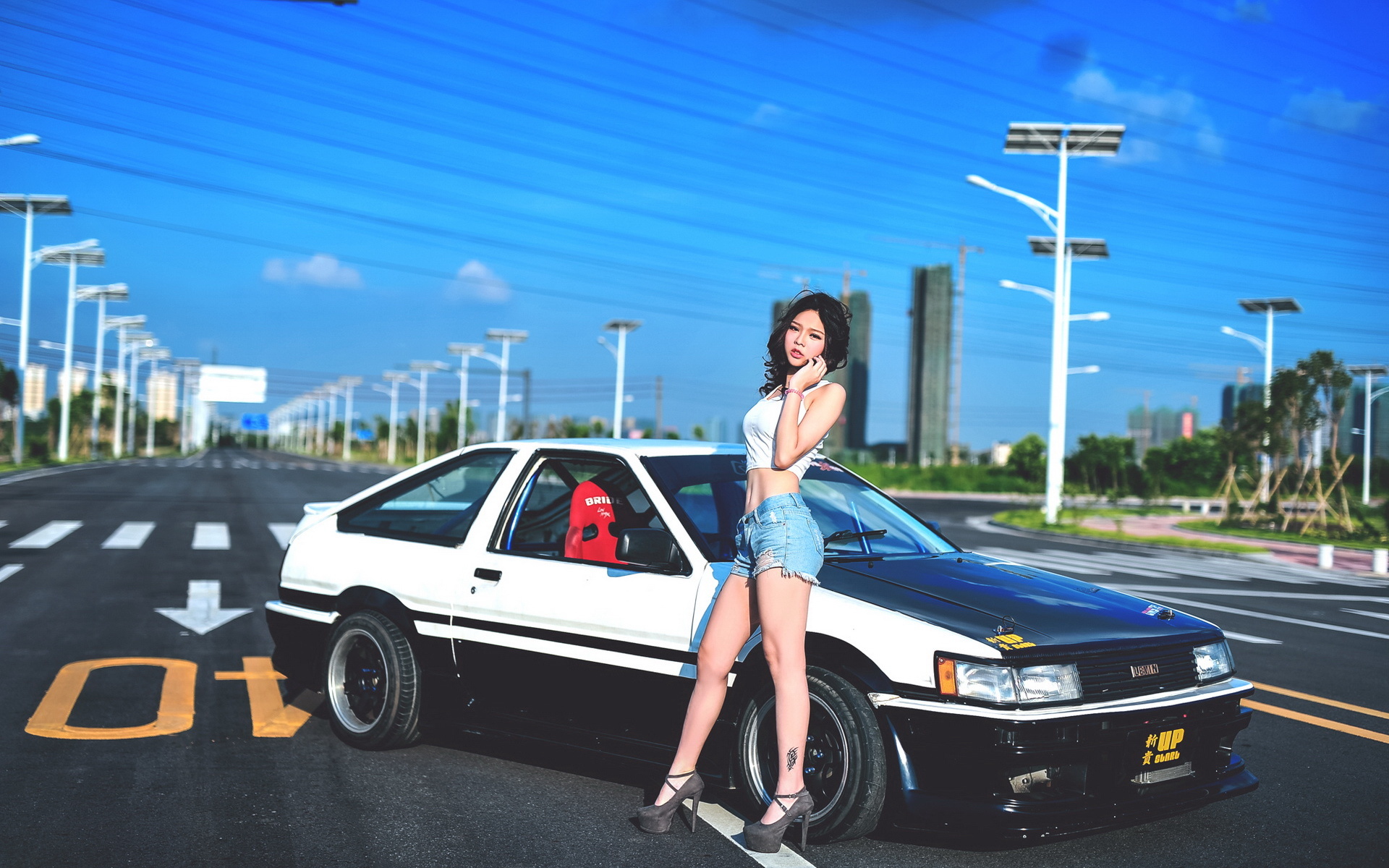 秋名山 战车 丰田 AE86 美女 模特 宽屏