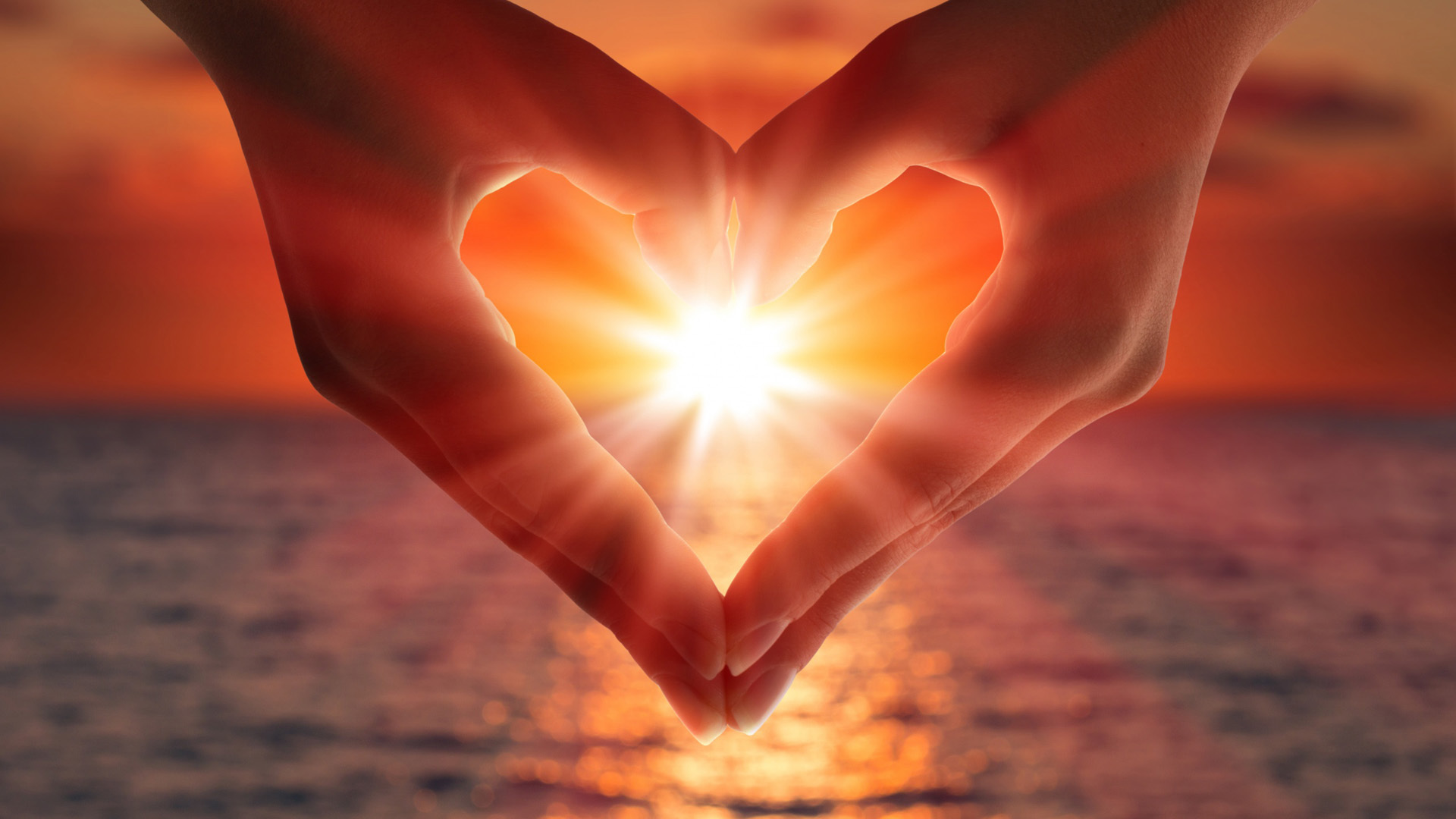 唯美温馨 黄昏 手掌 爱心