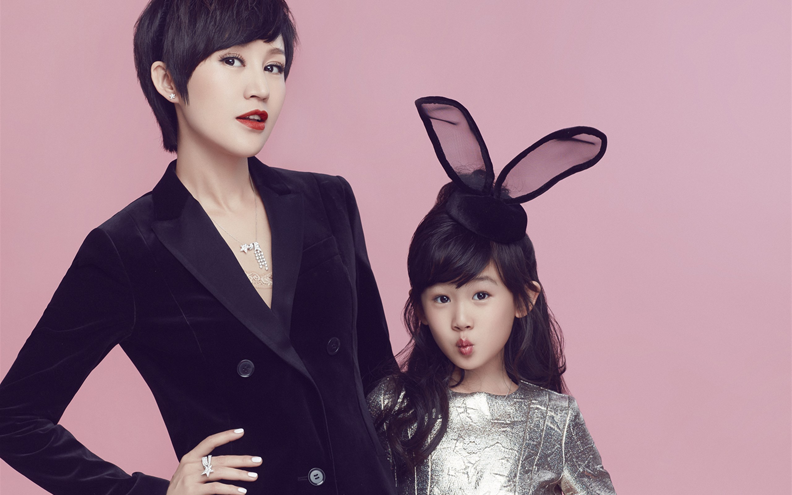 鲍蕾  贝儿  亲子照  温馨可爱   宽屏