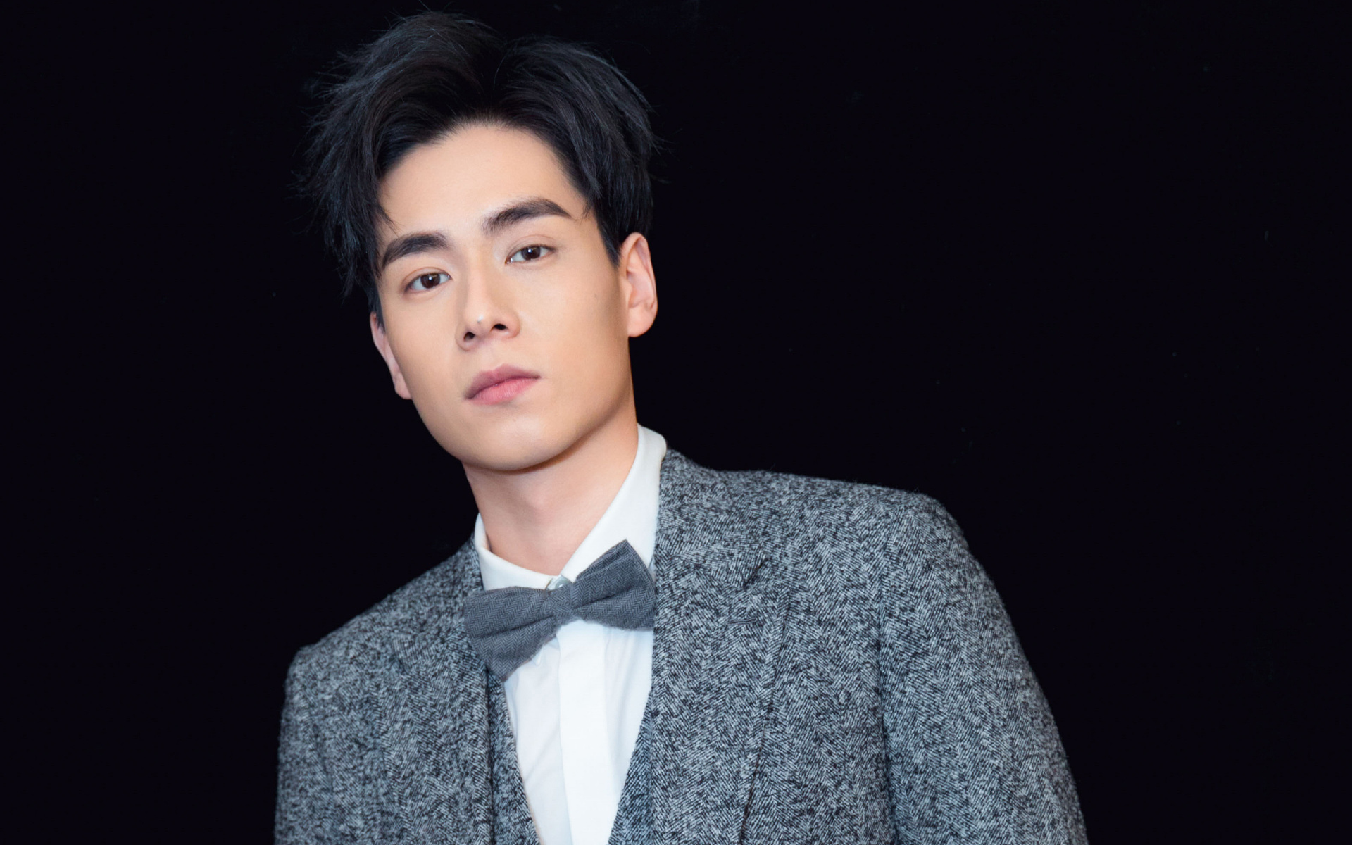 内地明星 胡一天