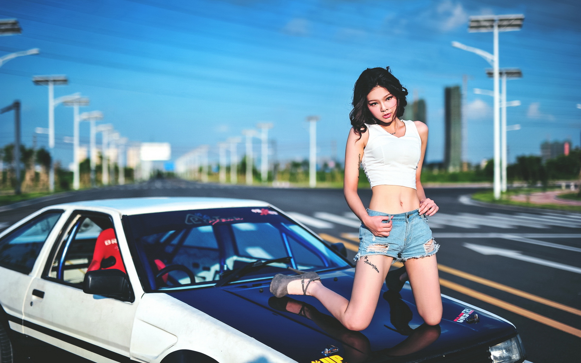 秋名山 战车 丰田 AE86 美女 模特 宽屏