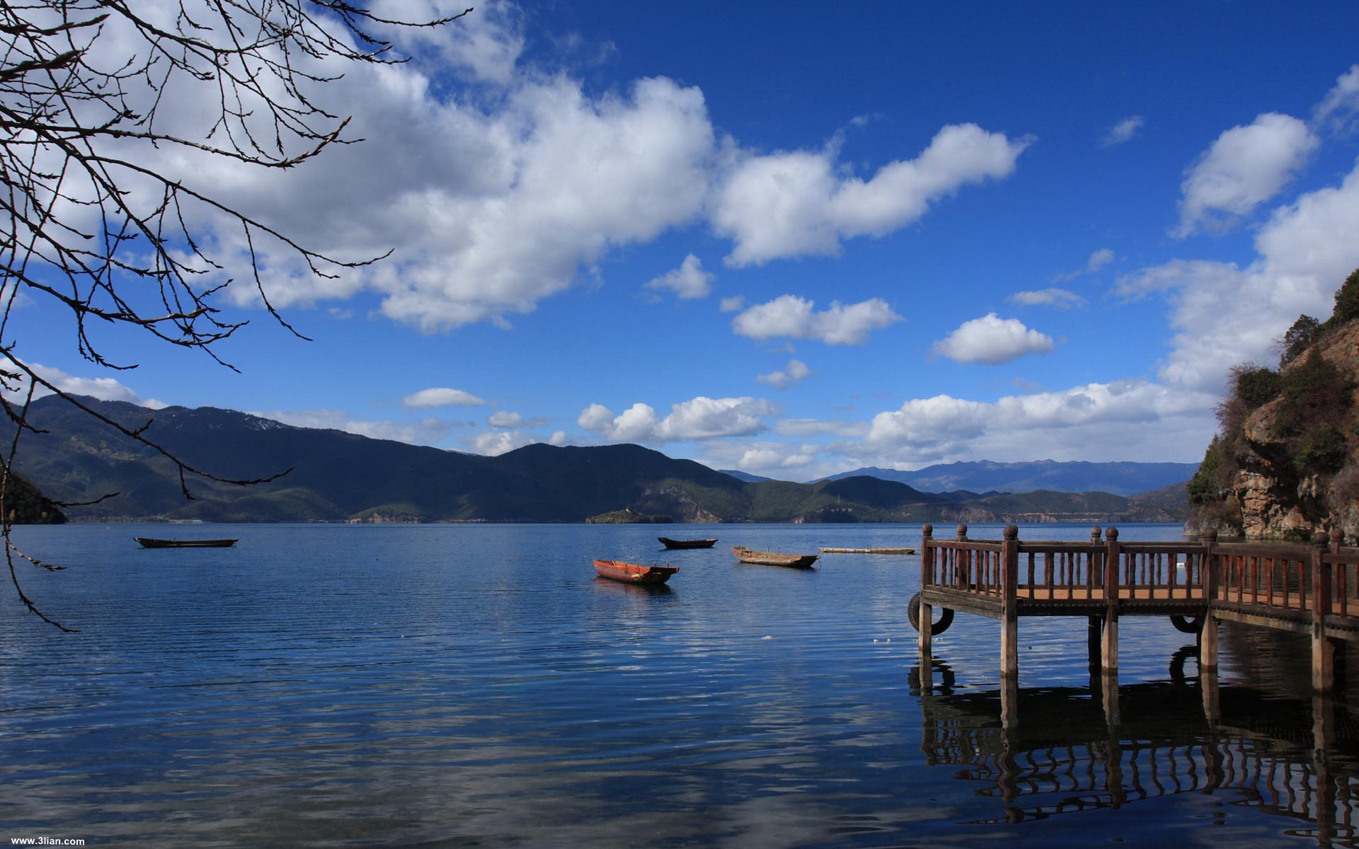 风景   自然风景 泸沽湖 蓝天白云 宽屏