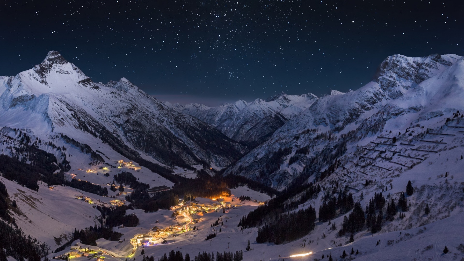 风景 夜晚 雪山 灯光 星空