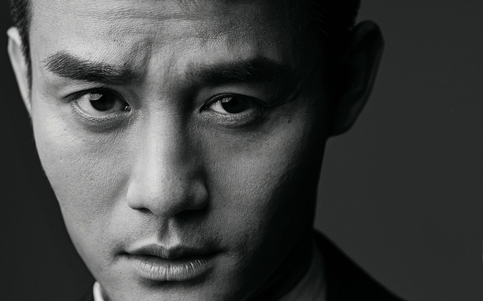 王凯 黑白写真 脸庞