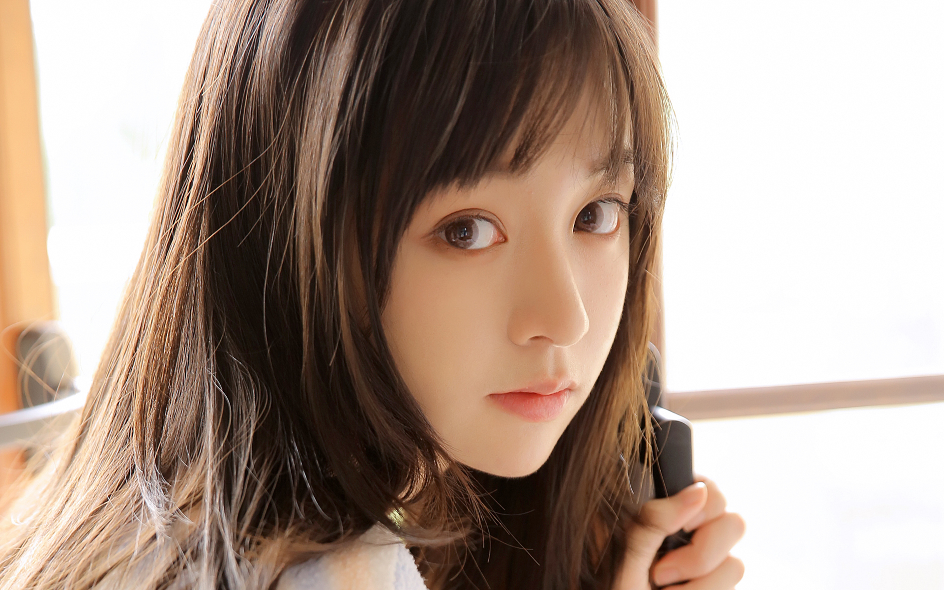 清纯  氧气美女  可爱  美腿  居家  长发 大眼睛