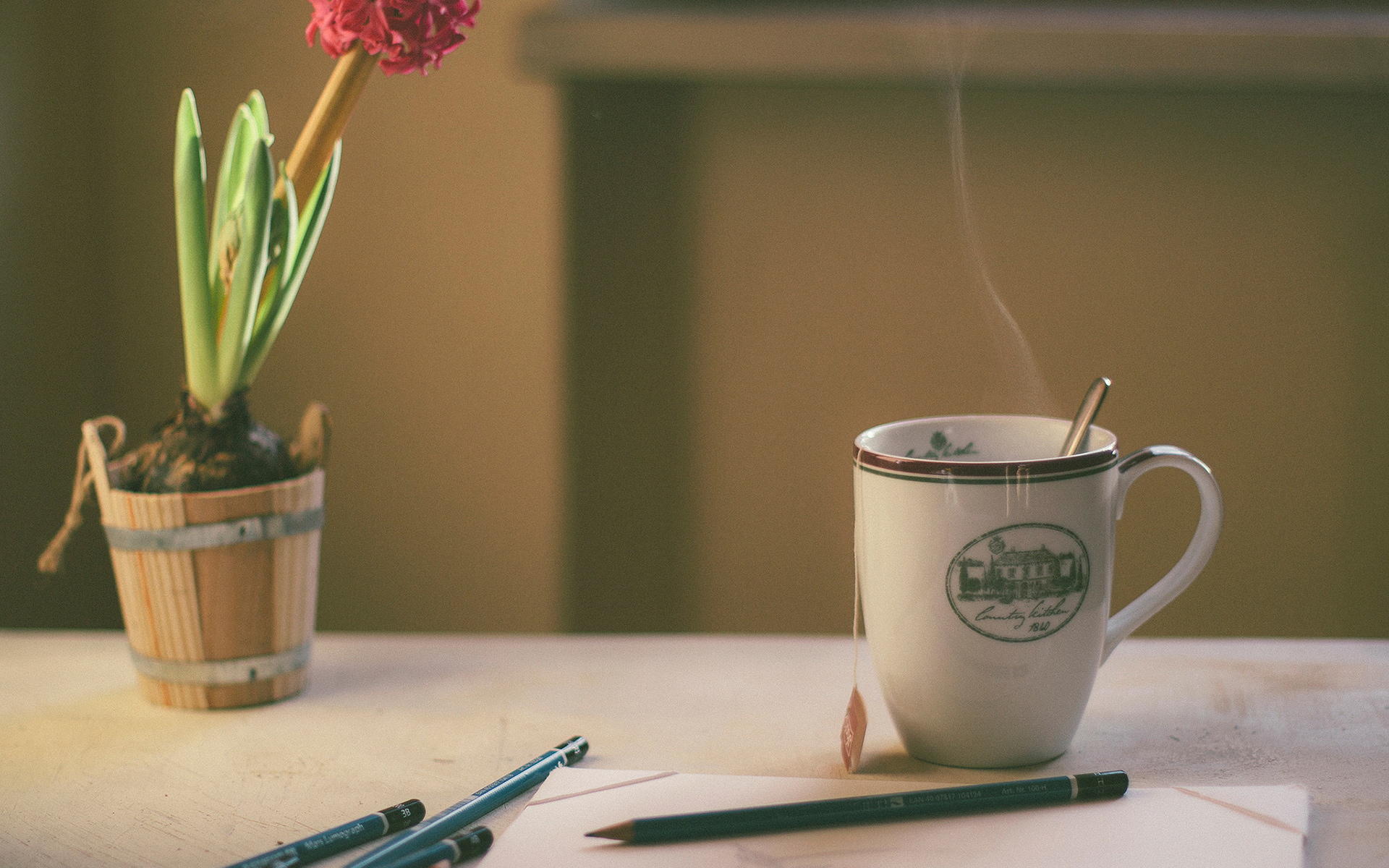 小清新 静物写真 咖啡 笔 盆栽