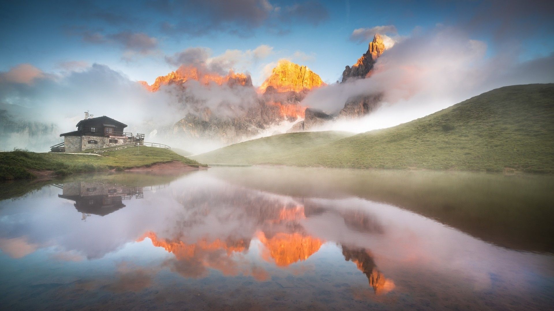 风景 云雾 湖泊 草地