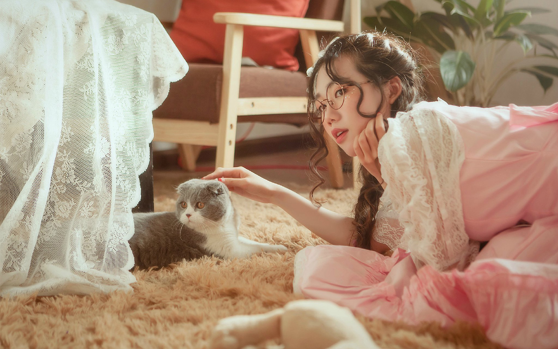 清纯 卷发 眼镜 猫咪