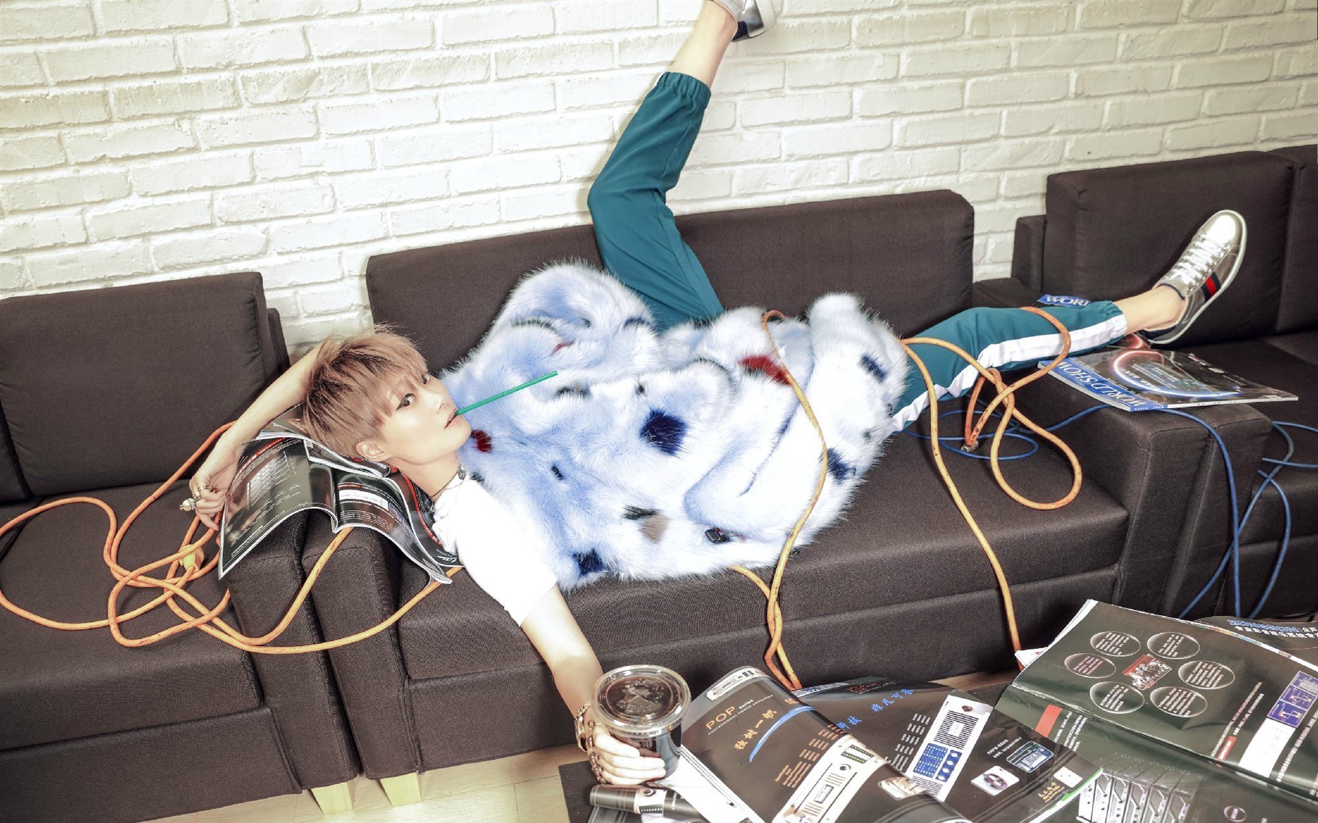 李宇春   帅气写真   金属风   宽屏