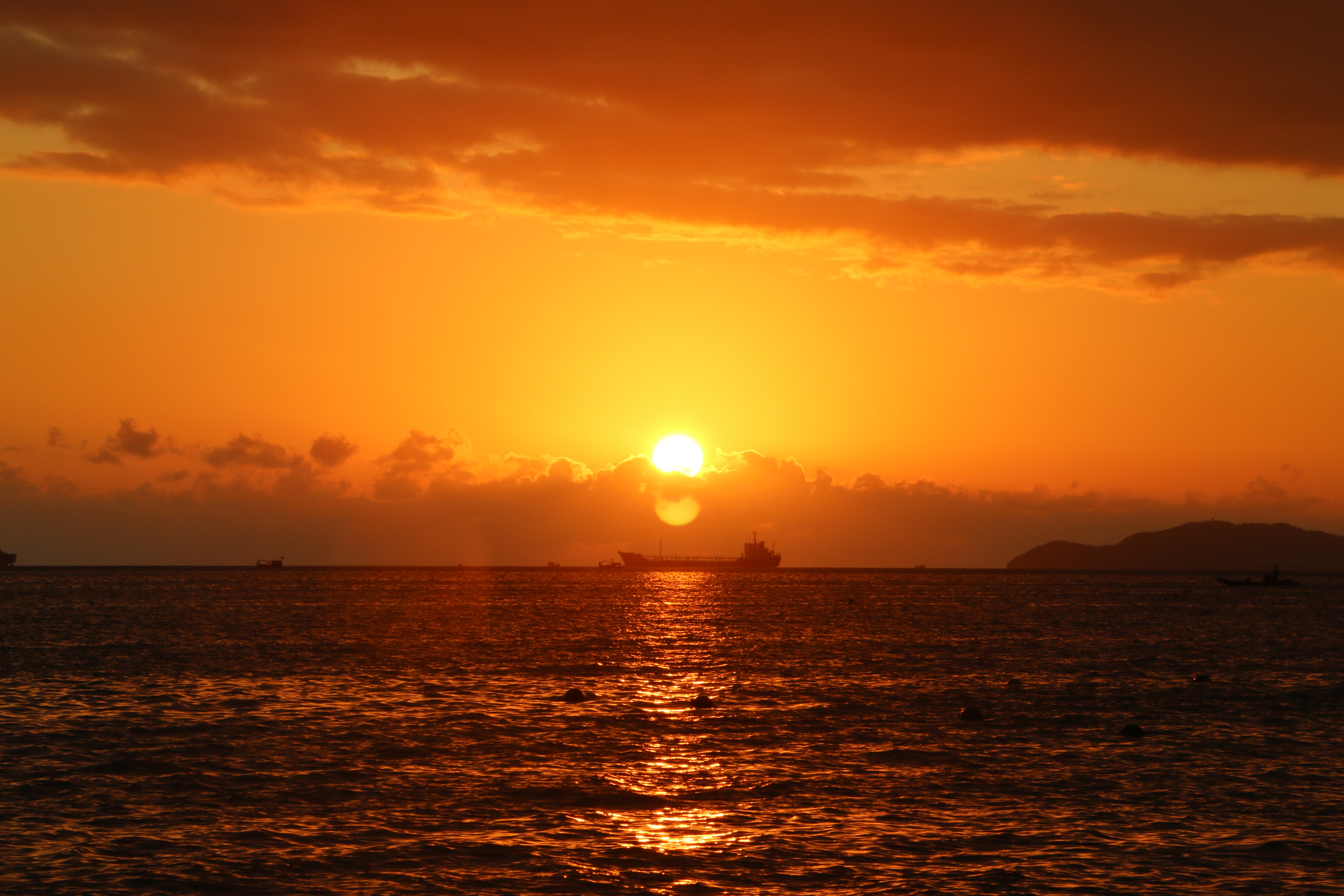 落日余晖 大海 船舶