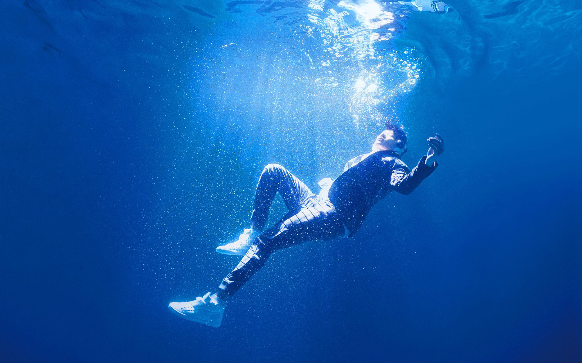 林俊杰 水中蓝景 摄影 宽屏