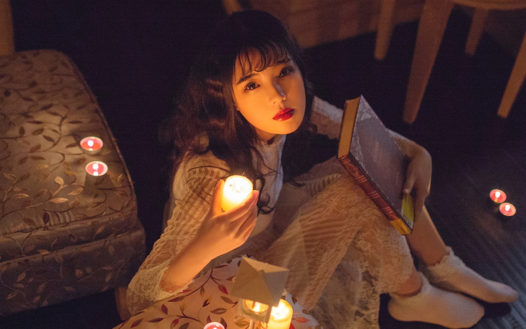 清纯 长裙 文艺 蜡烛