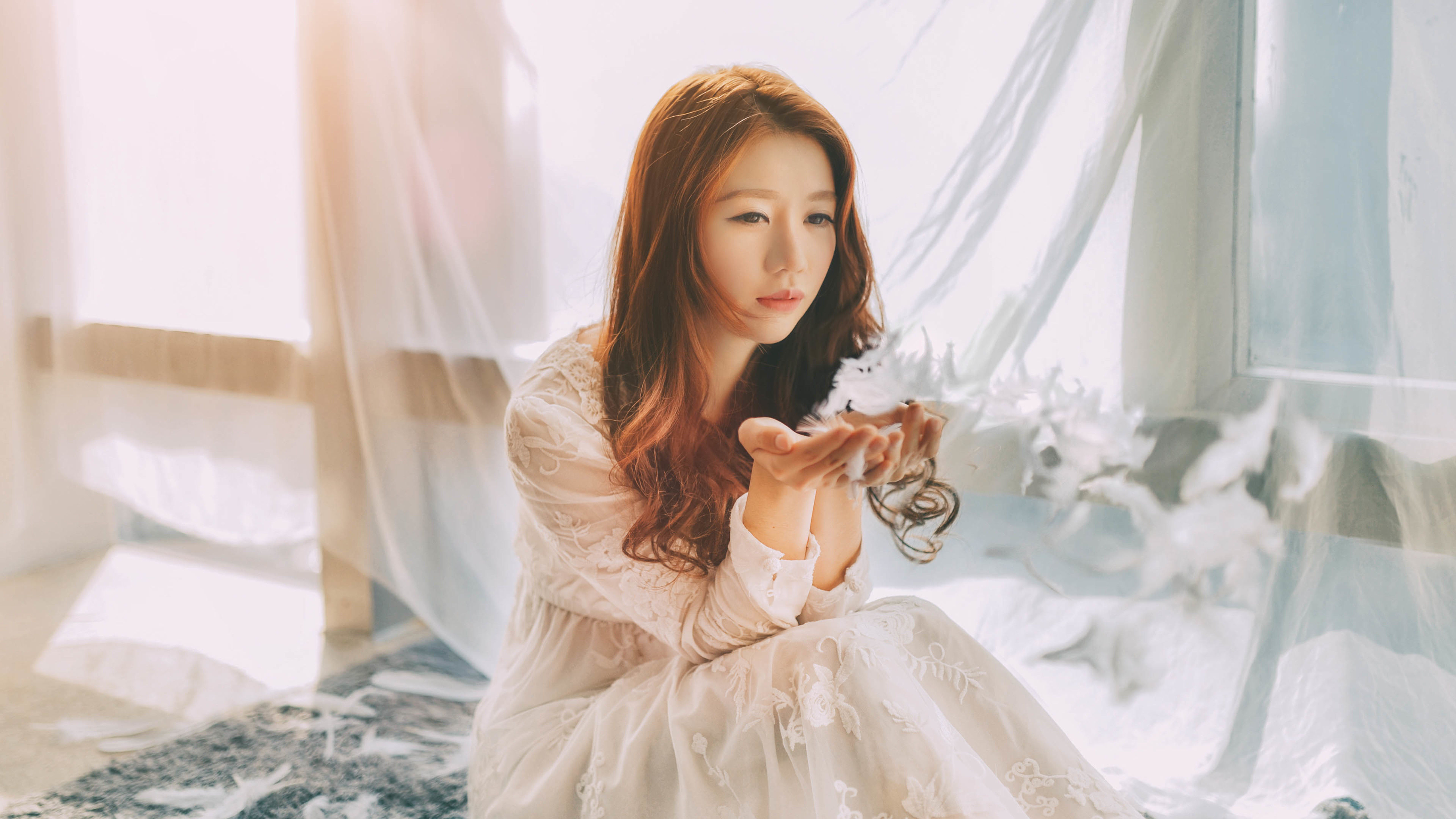 美女 羽毛 唯美