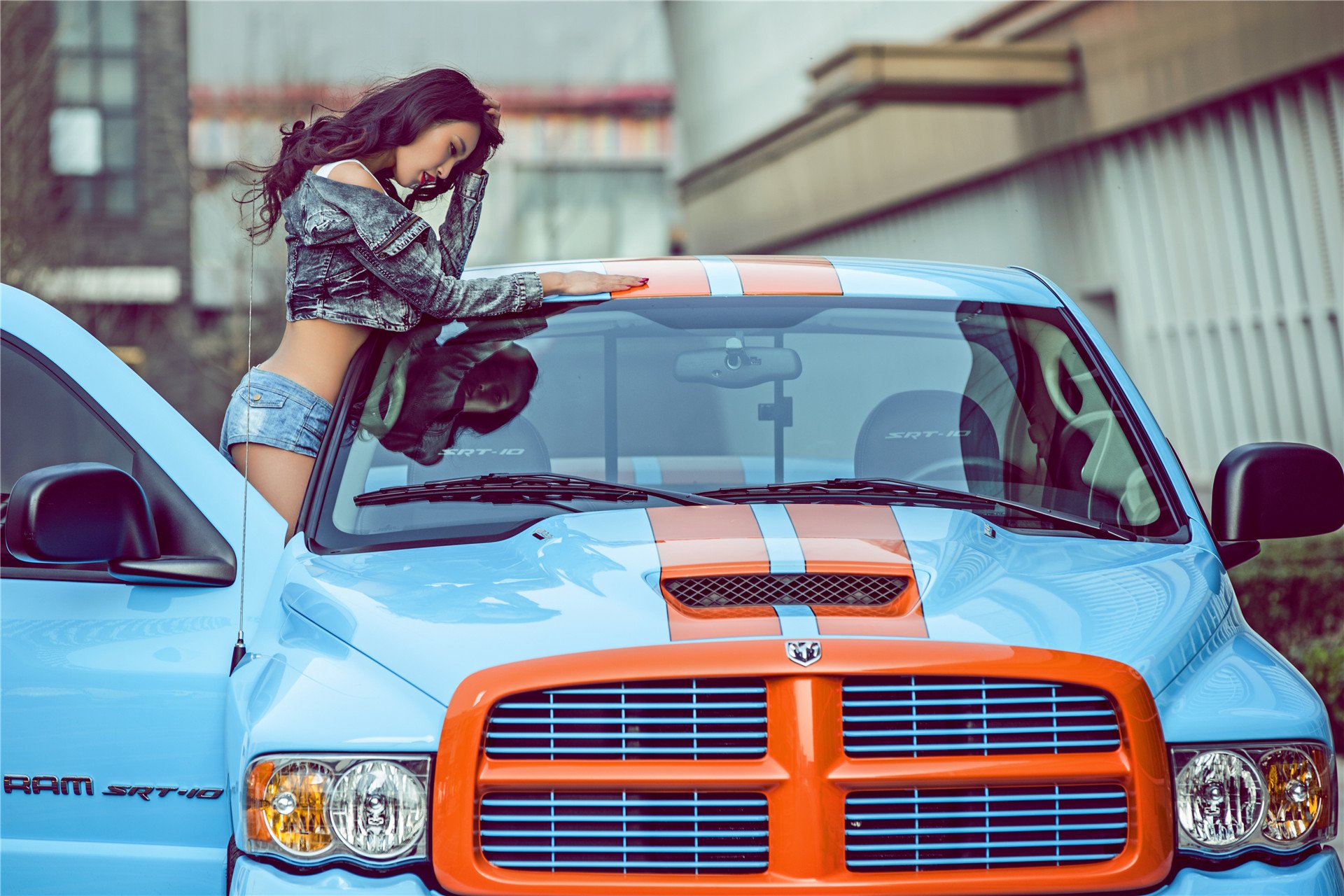 美女 改联网 车模 道奇Ram SRT-10 颜丹