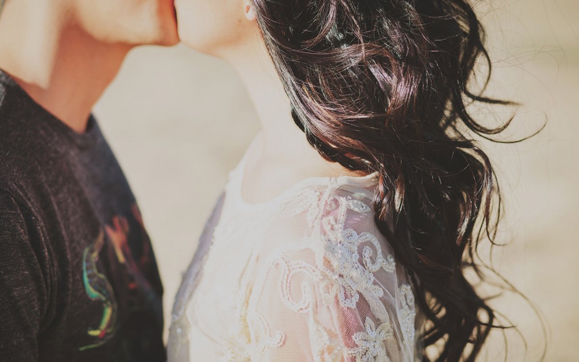 唯美温馨 情侣 接吻