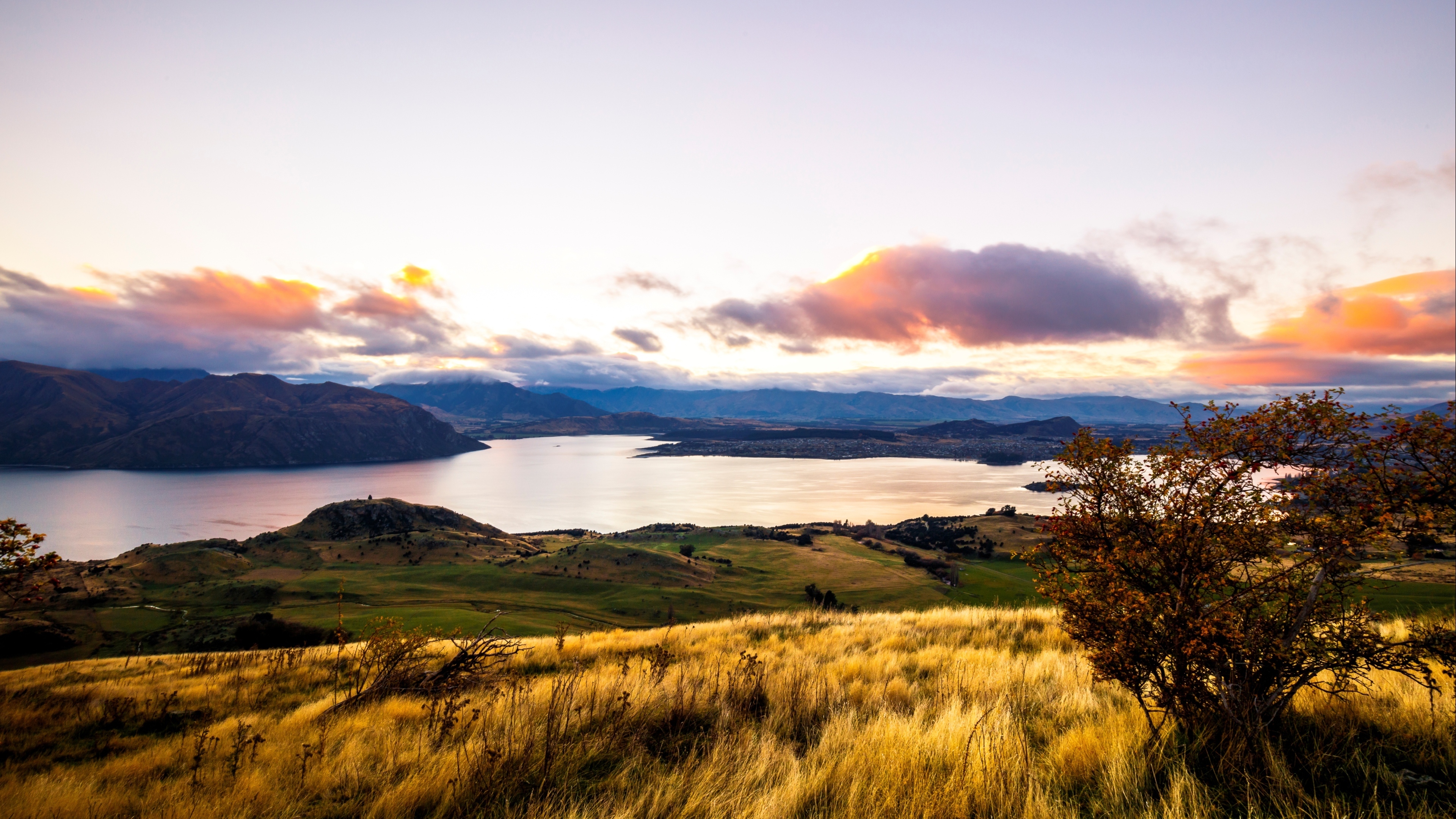 4K 风景 湖泊 草地 夕阳 山川 湖光山色