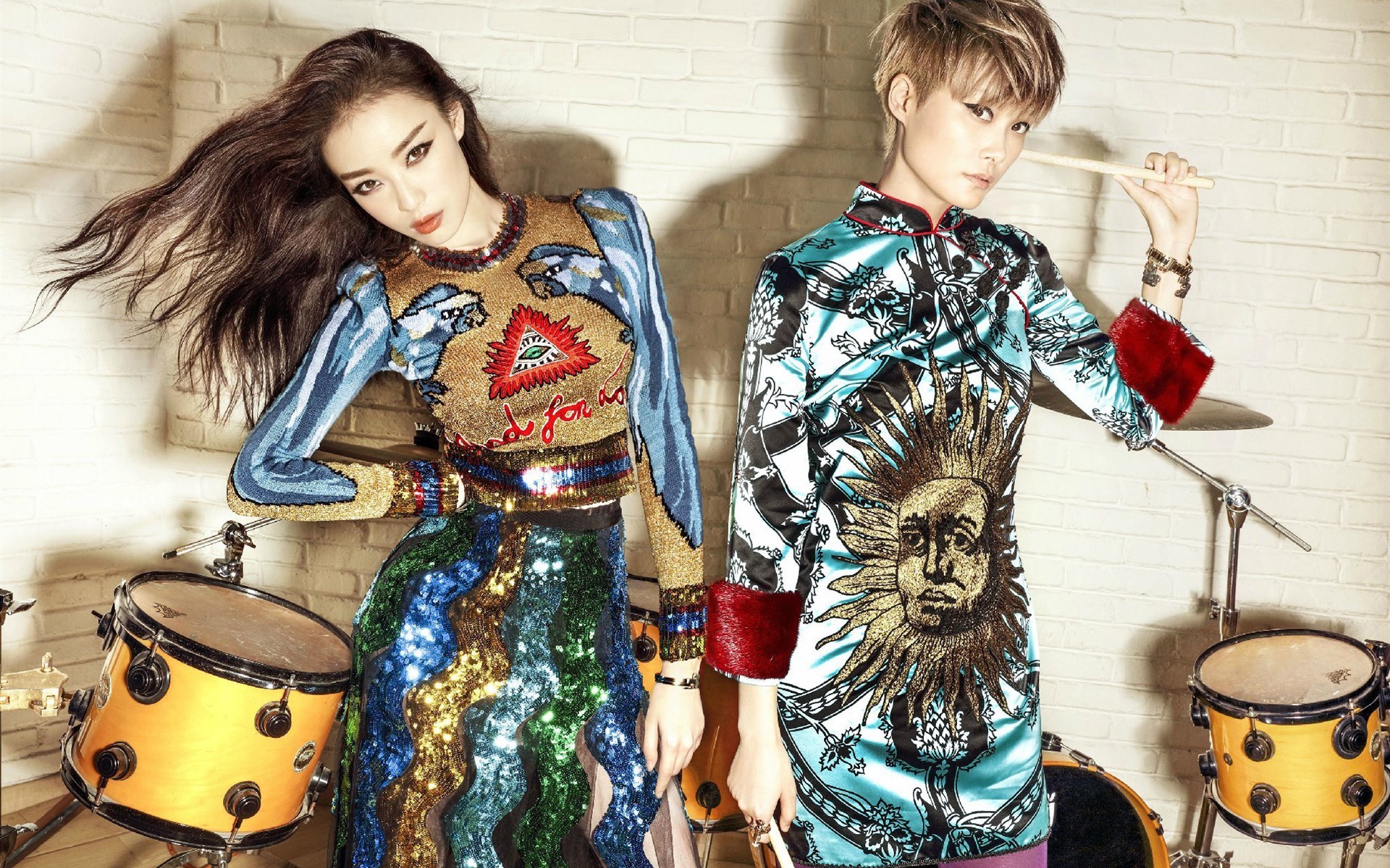 李宇春    倪妮   帅气写真   金属风   宽屏