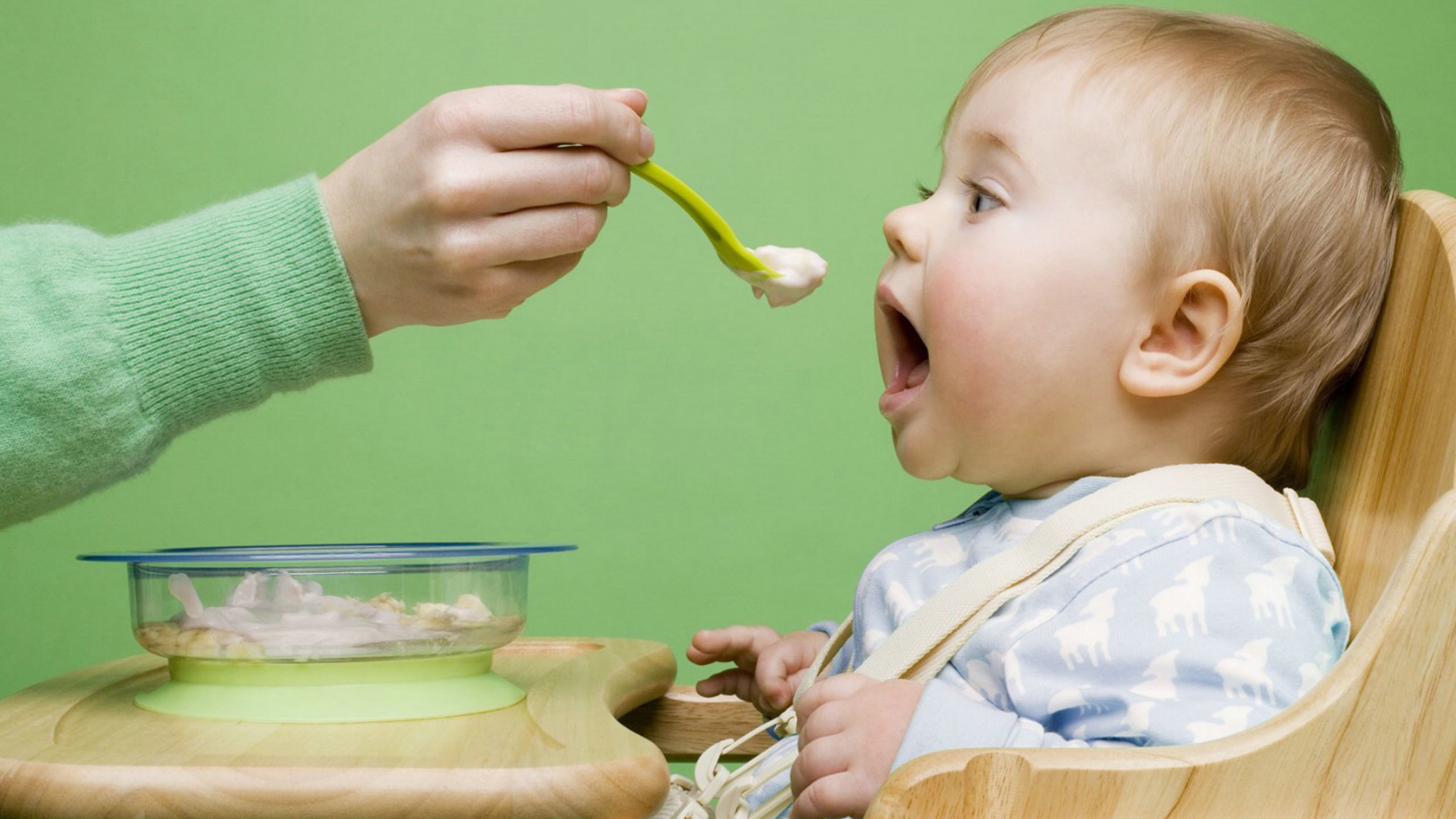婴儿 喂食