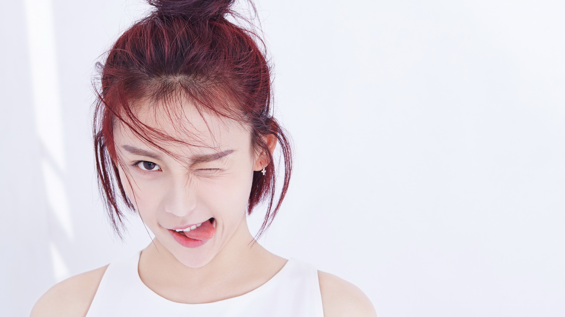 贾青  演员   歌手   气质美女    明星