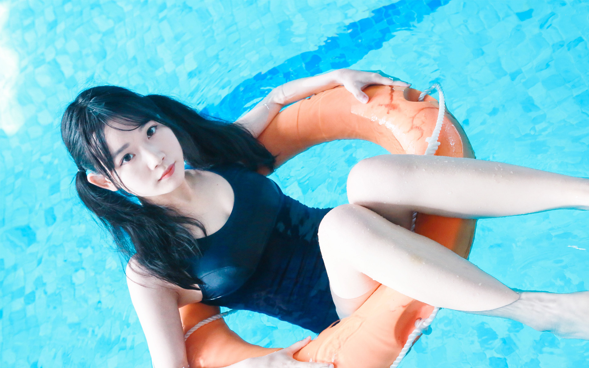 美女 性感 泳装