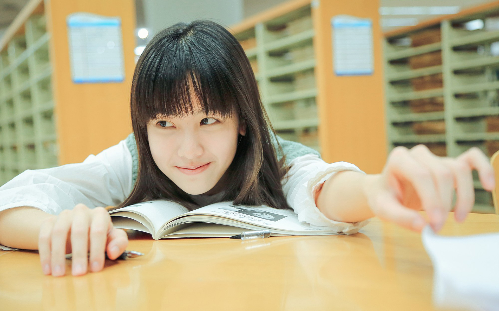 陈都灵 左耳 清纯可爱 萌妹子 演员 模特 明星