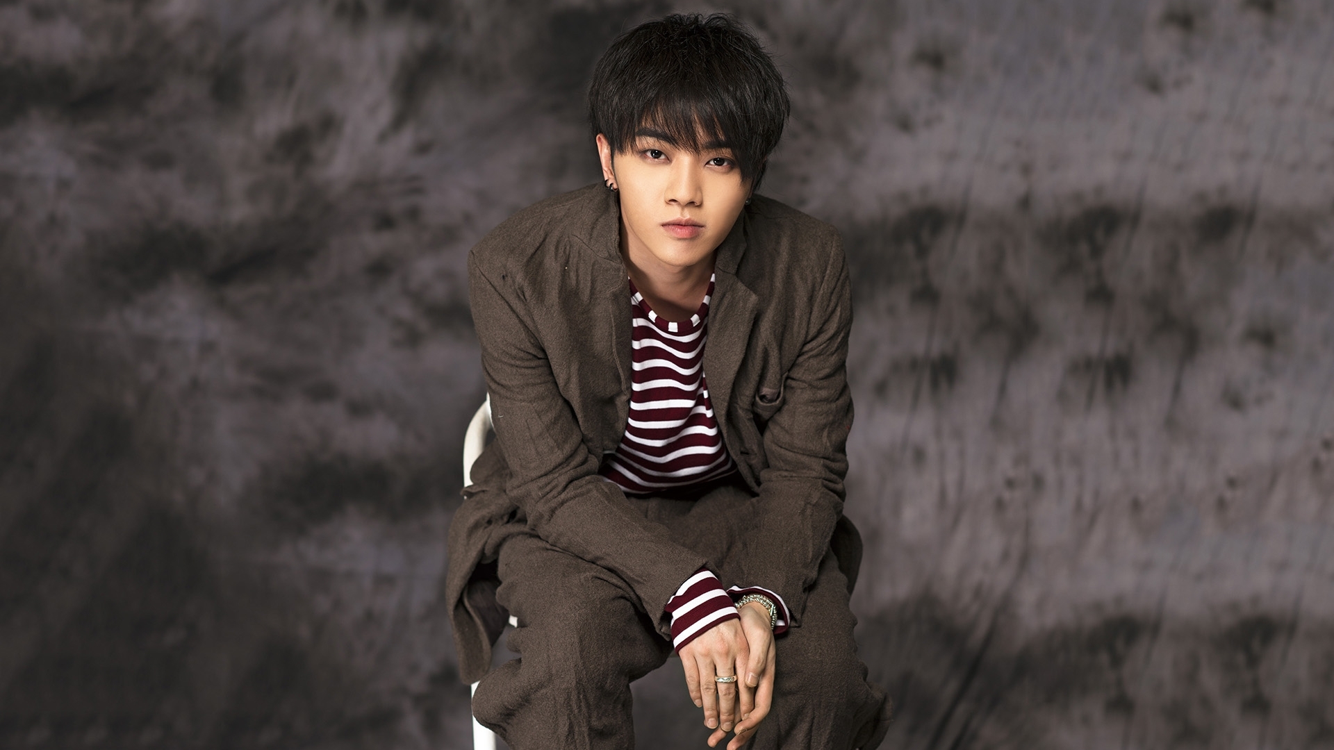 华晨宇 歌手 火星男孩 小鲜肉 明星