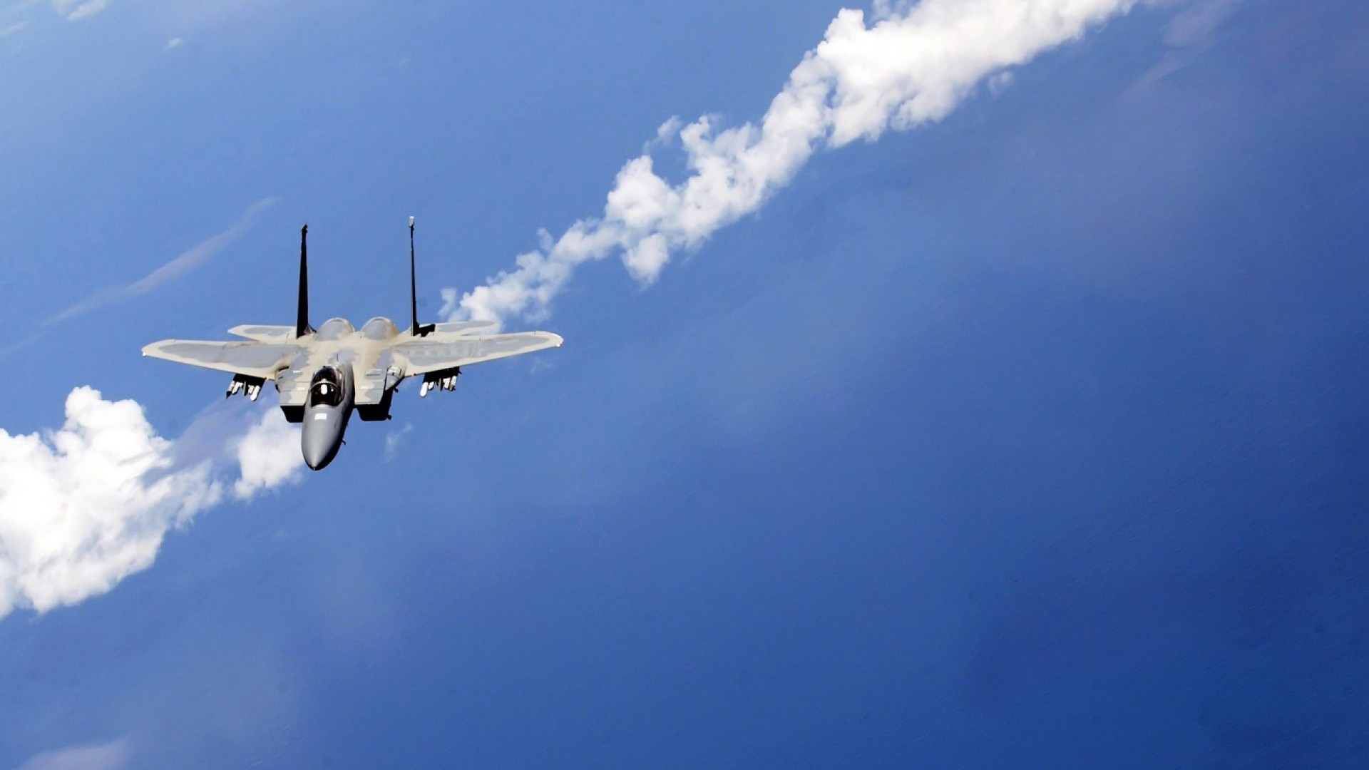 军事 战斗机 歼击机 蓝天白云