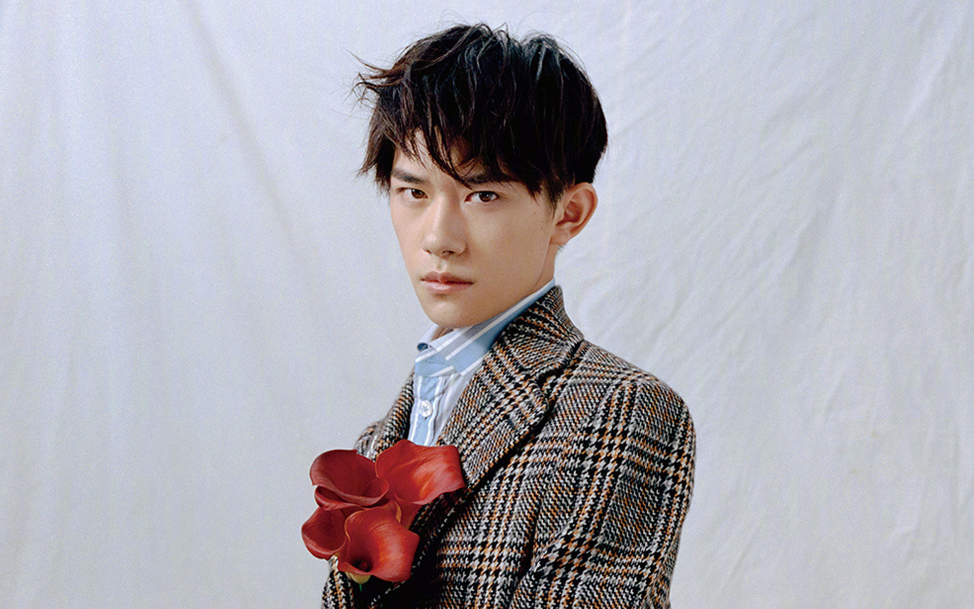 明星  易祥千玺