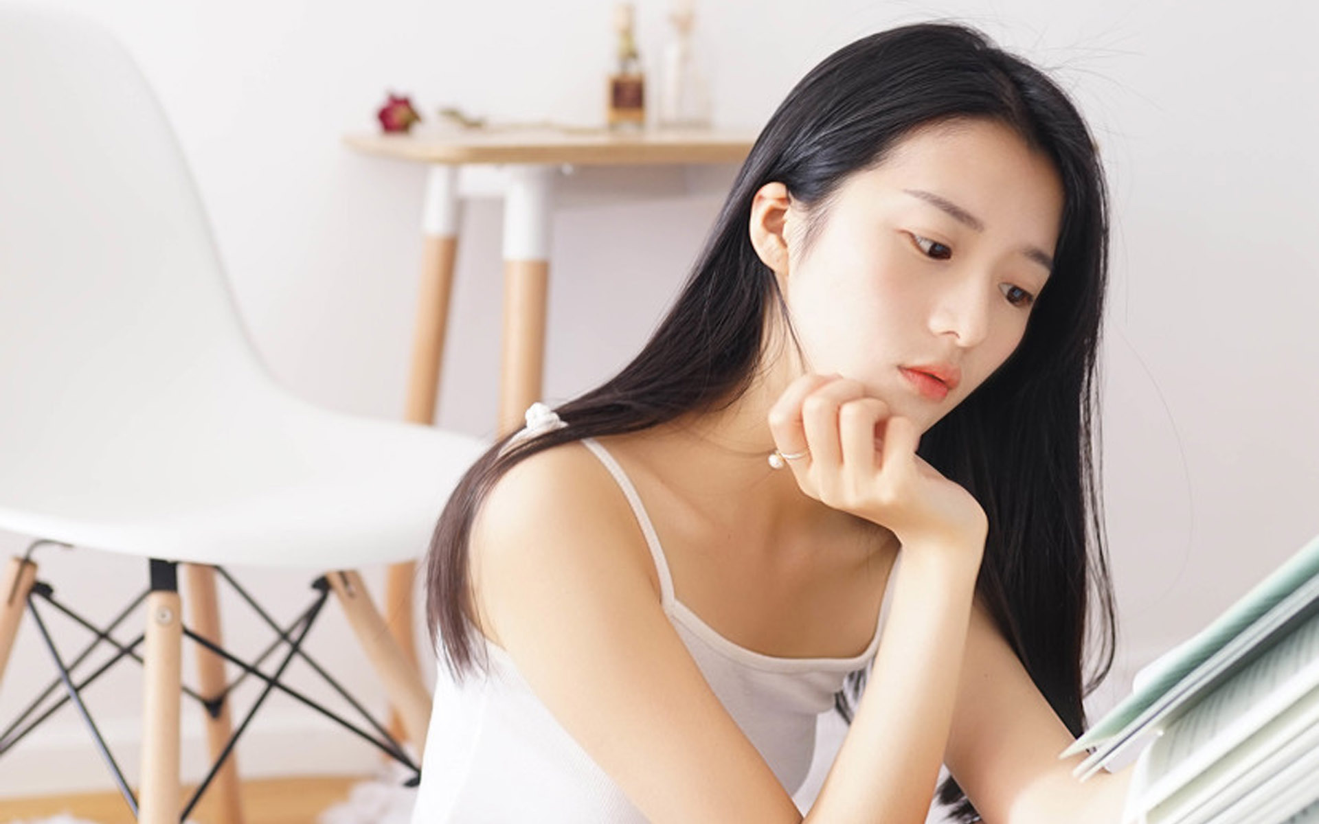 性感女神  长发吊带性感美女