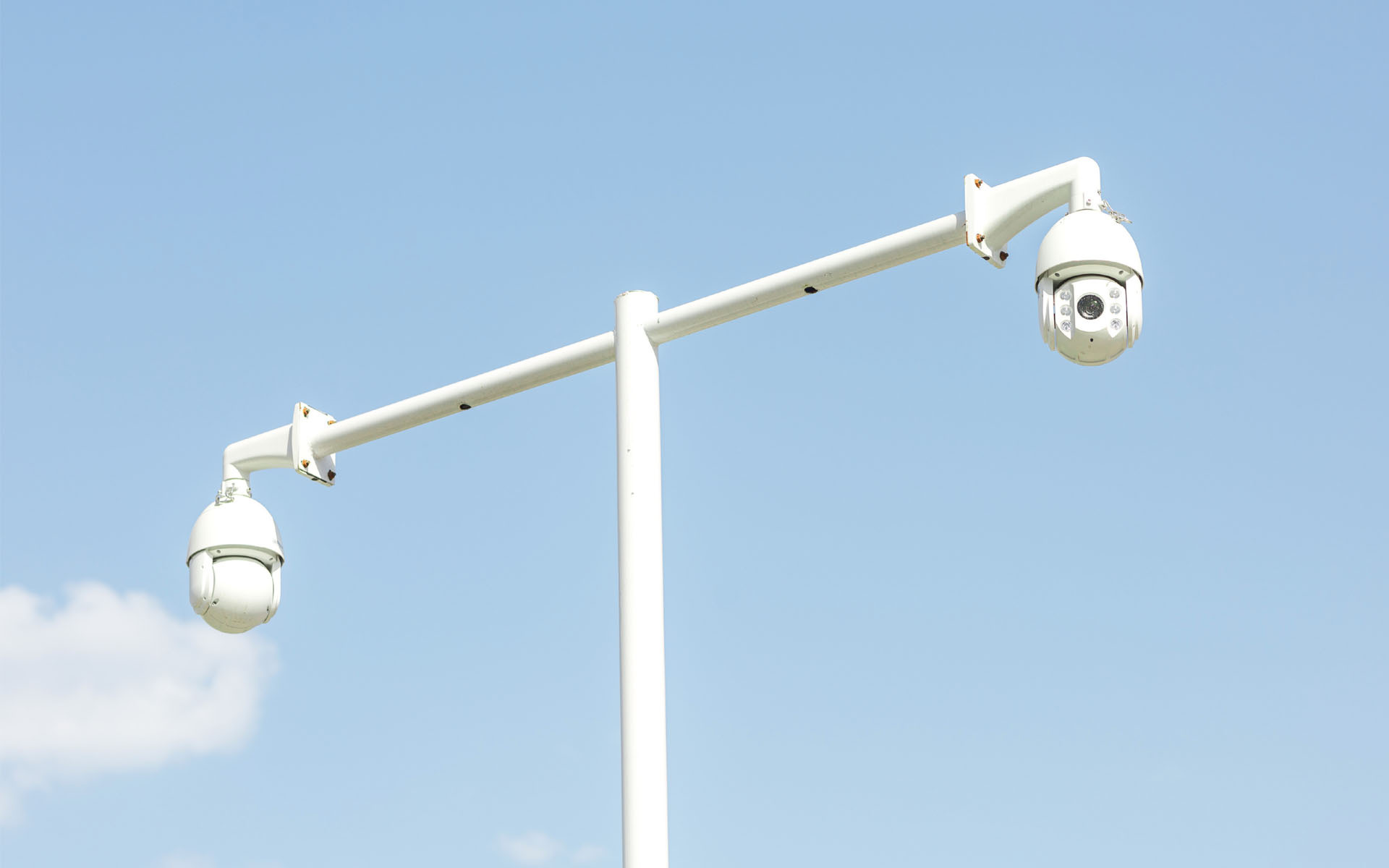 静物写真 监控器 蓝天白云