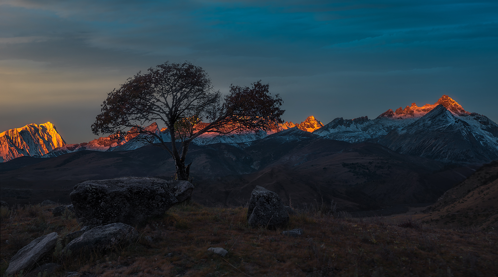 小月坡 雪山 夕阳 高山