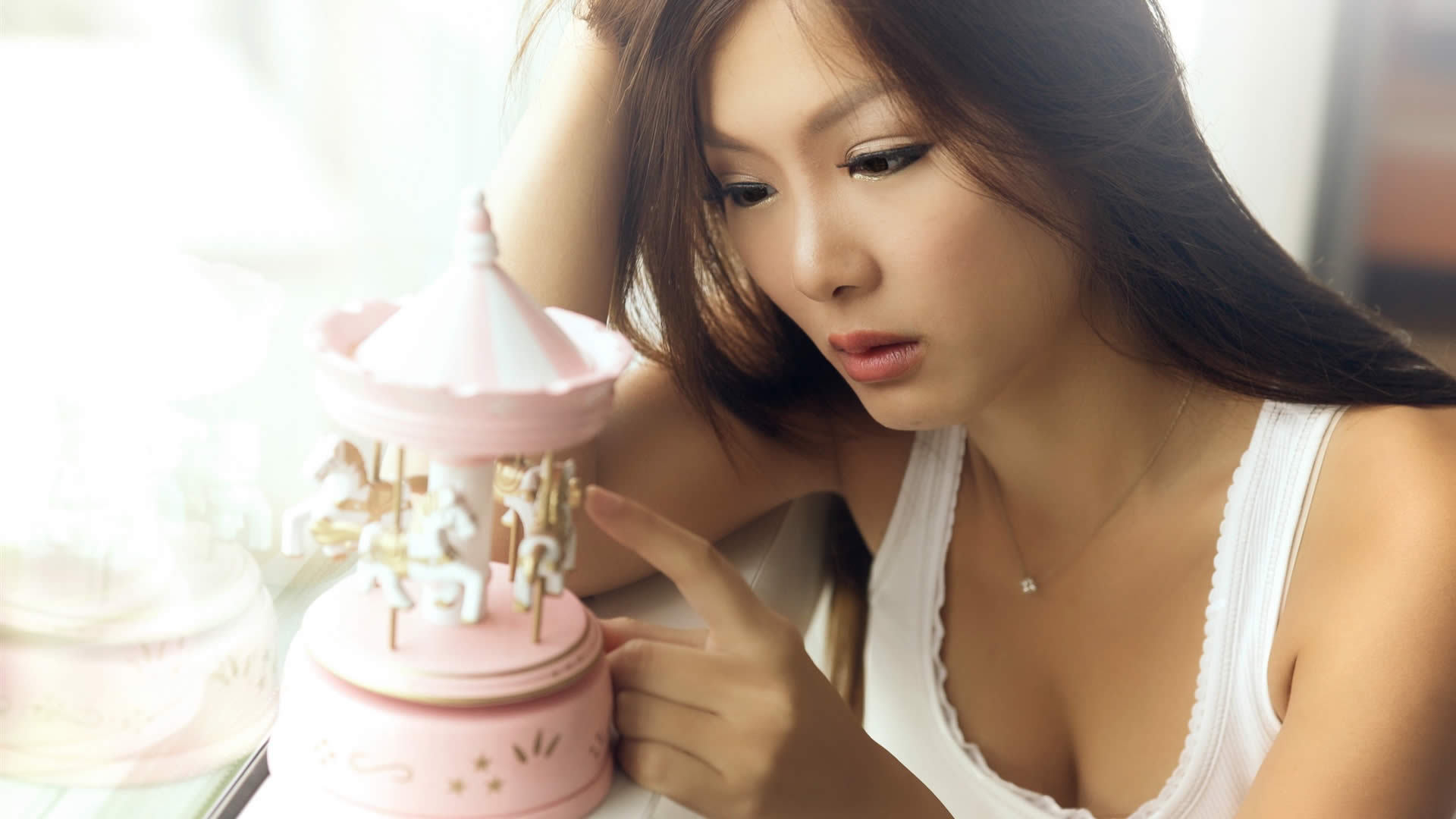 美女 性感 阳光 高清