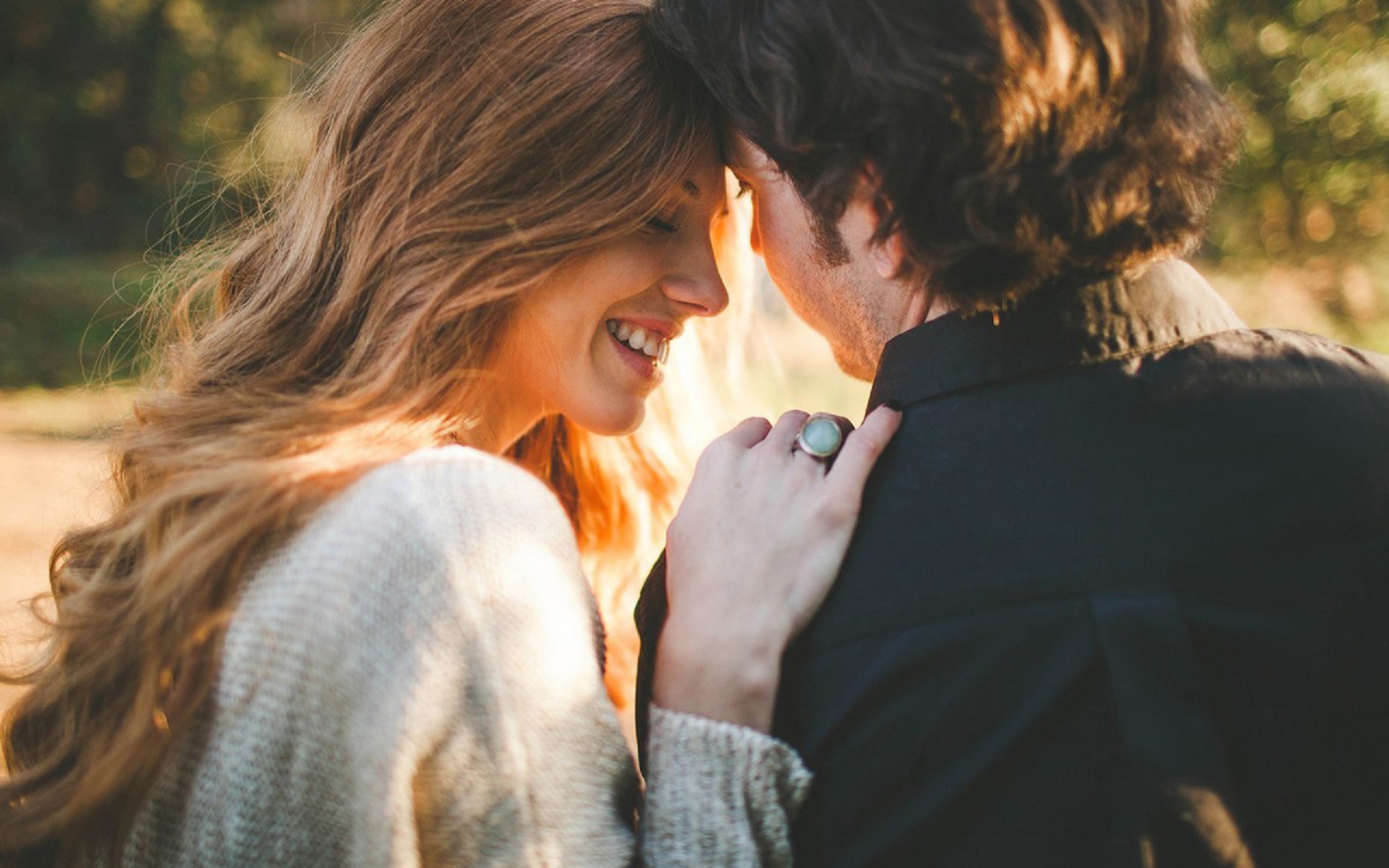 唯美温馨 情侣 耳语