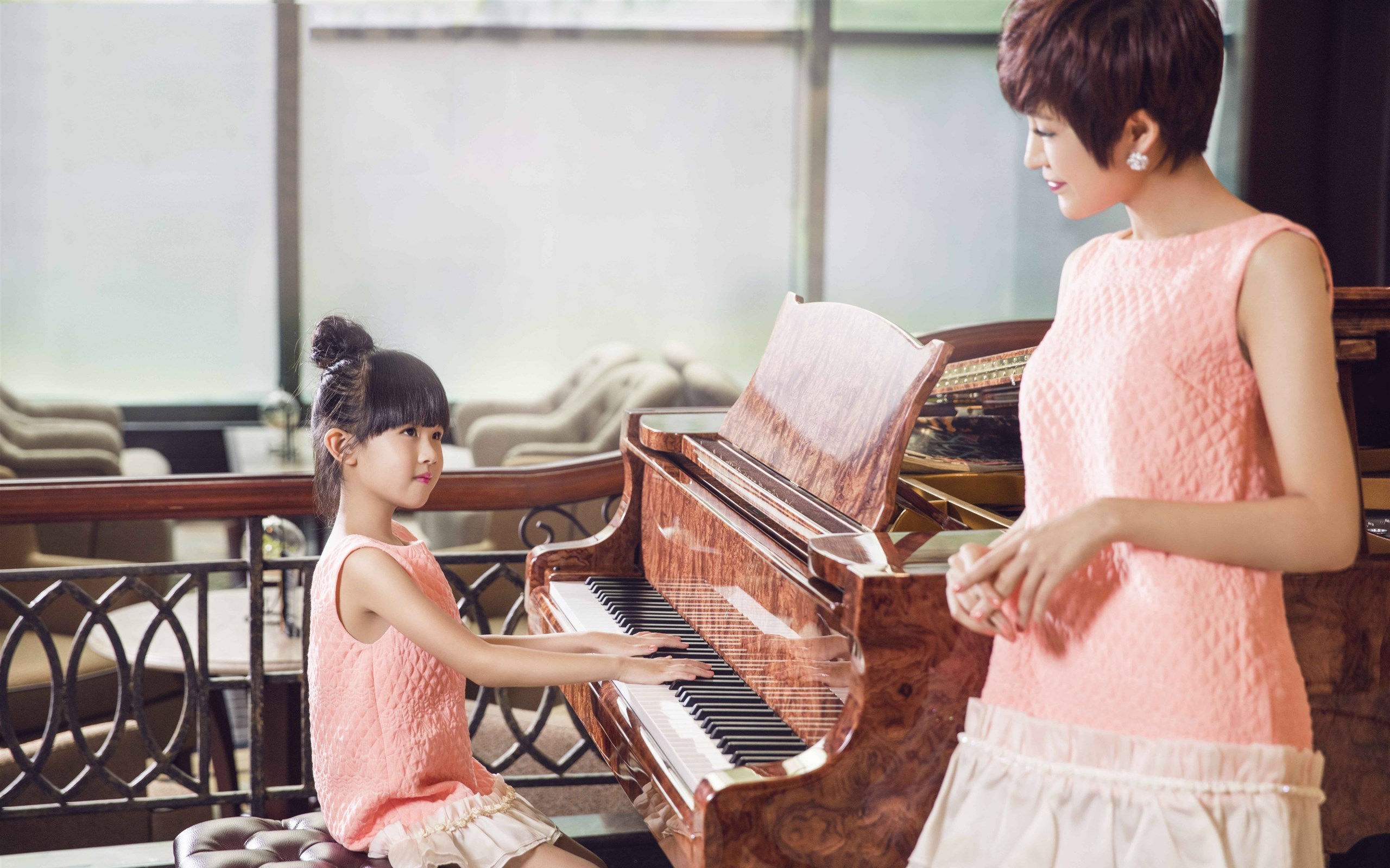 鲍蕾  贝儿  亲子照  温馨可爱   宽屏