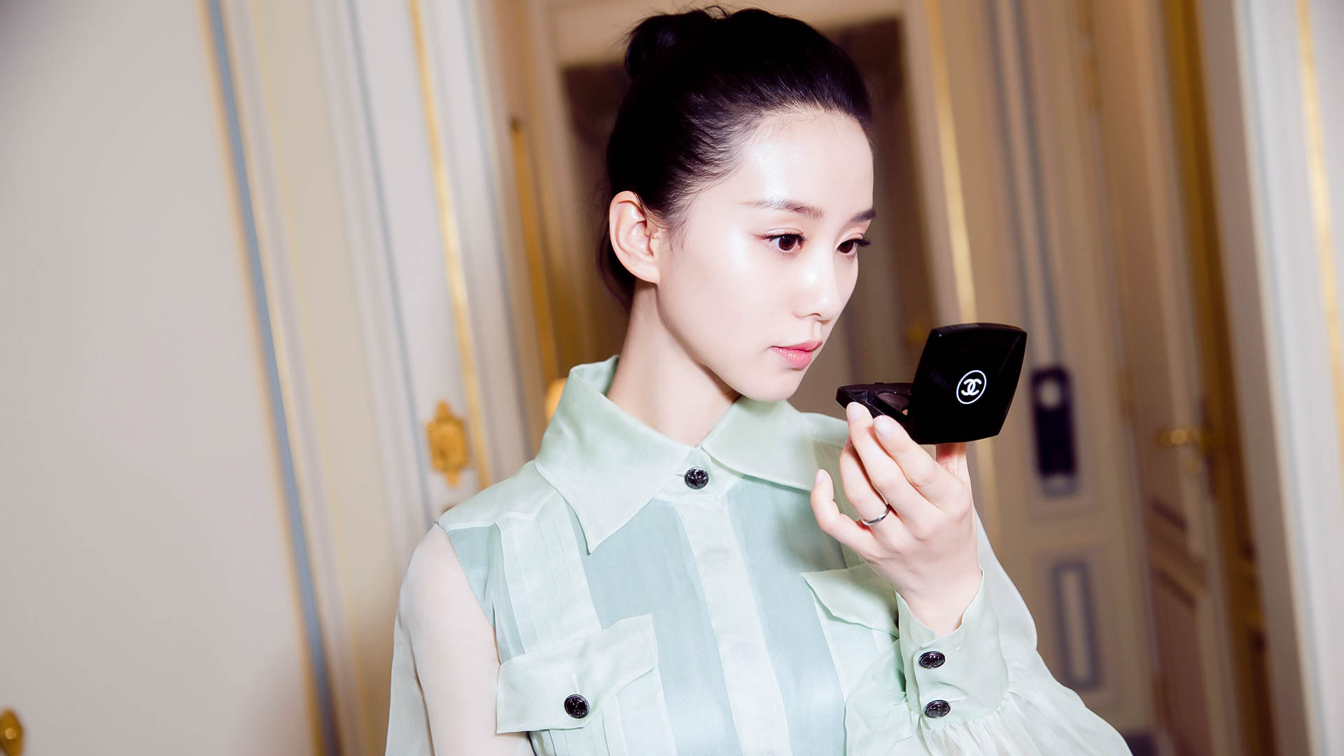 刘诗诗 香奈儿 水绿长裙 优雅俏丽